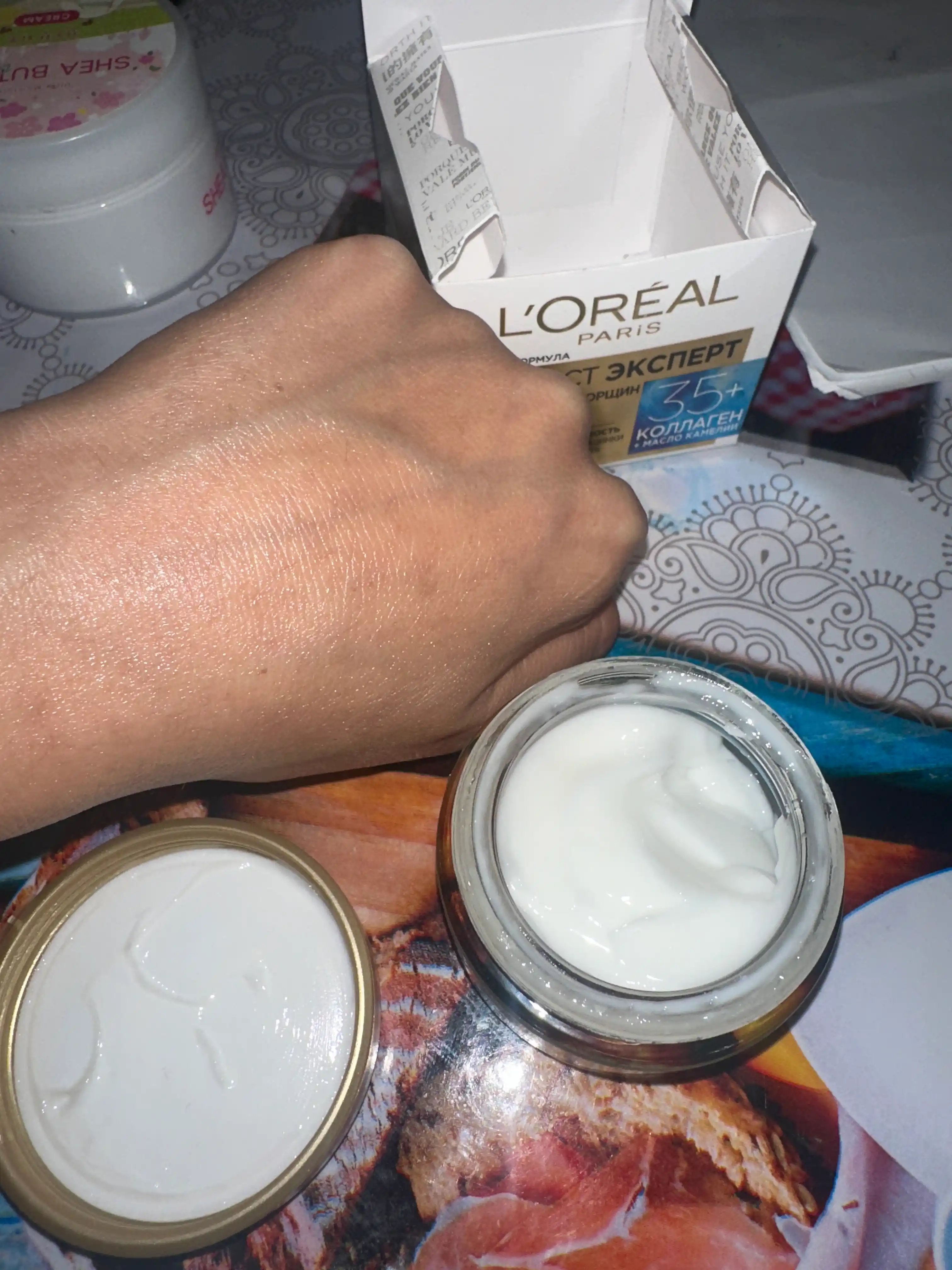 Yuz uchun krem L'Oreal Paris Yosh mutaxassisi, ajinlarga qarshi 35+, kunduzgi, 50 ml