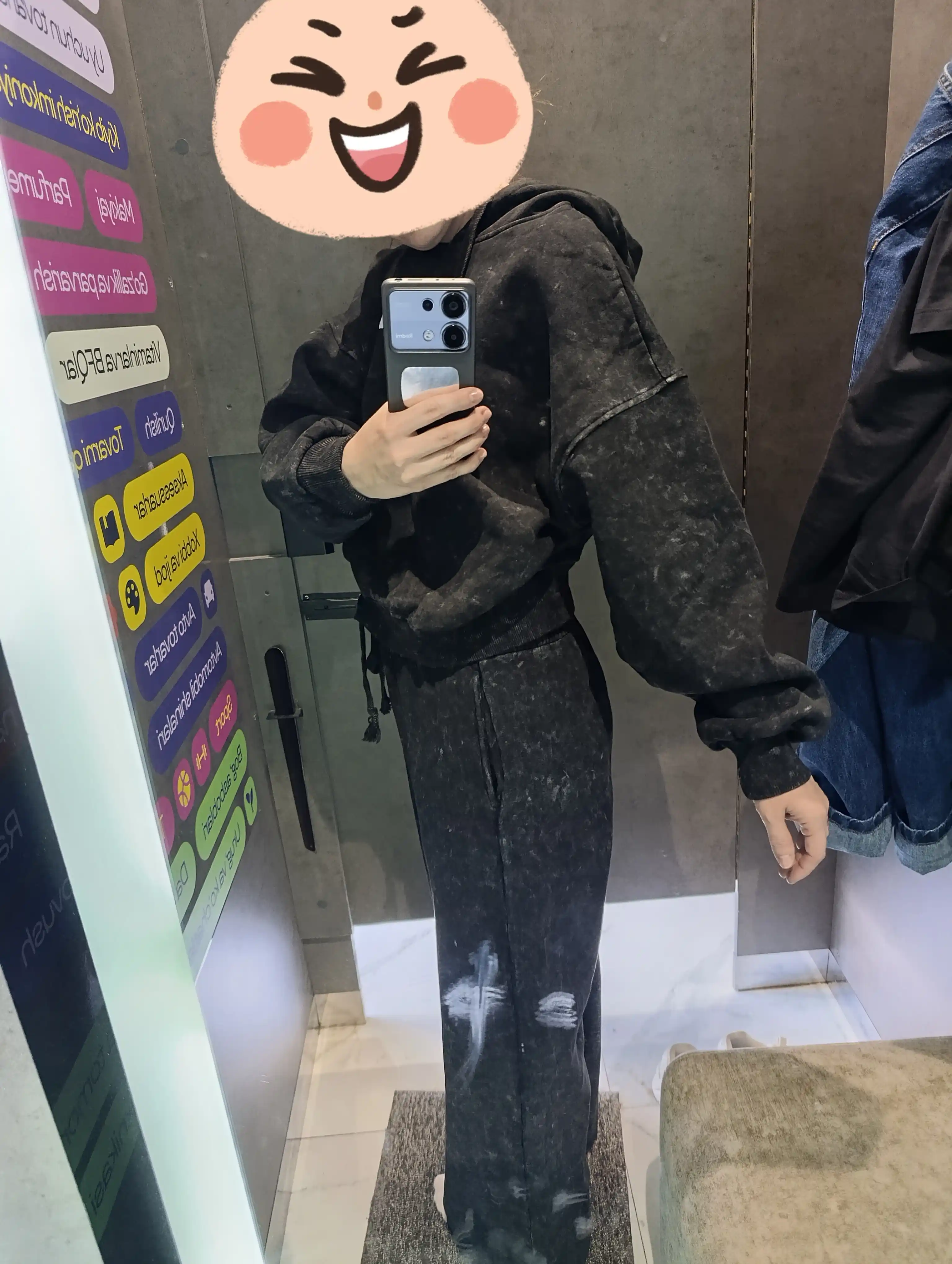 Ayollar uchun sport kostyumi, issiq