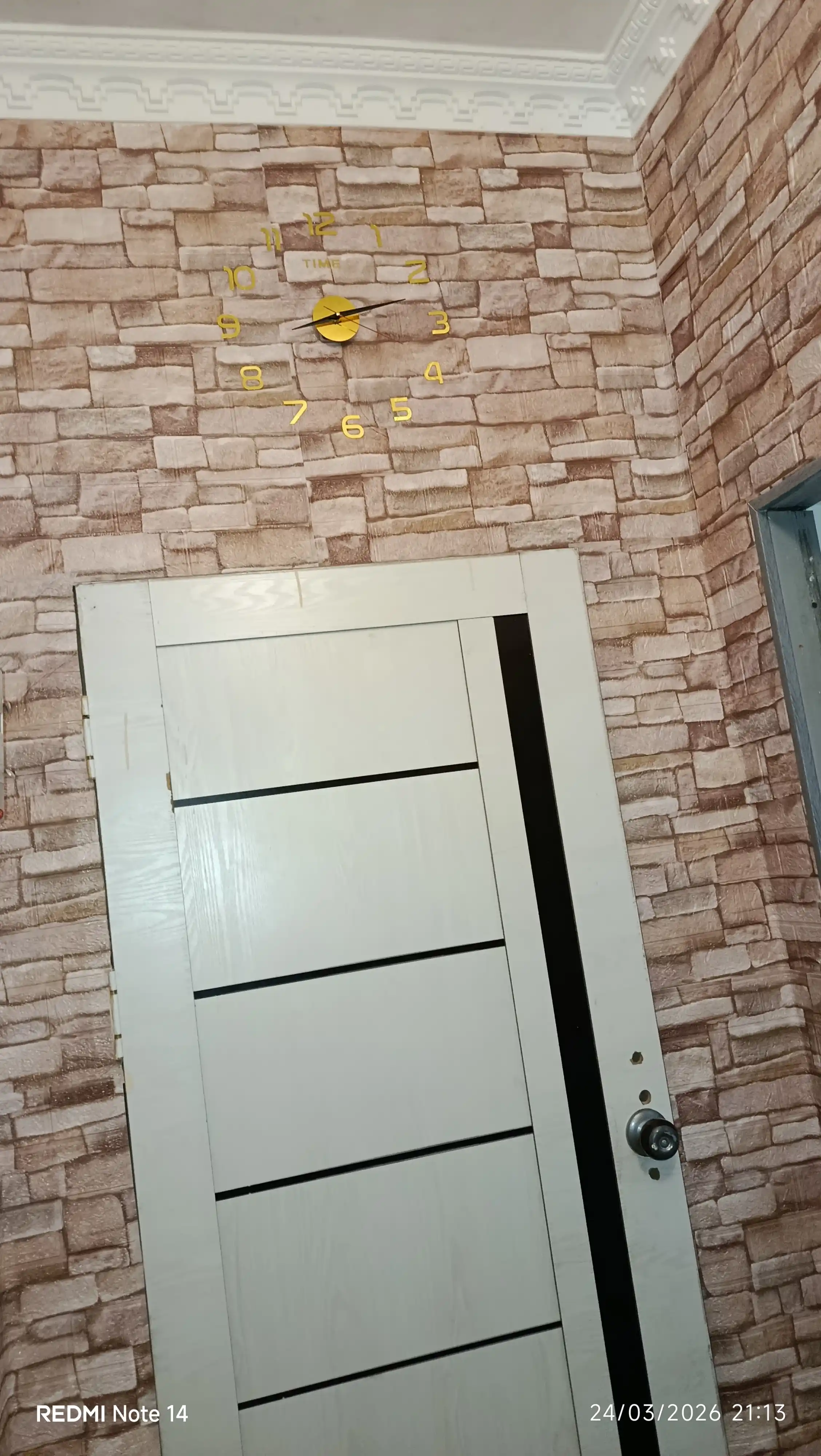 Самоклеющиеся 3D панели, обои самоклейка для стен в прихожую