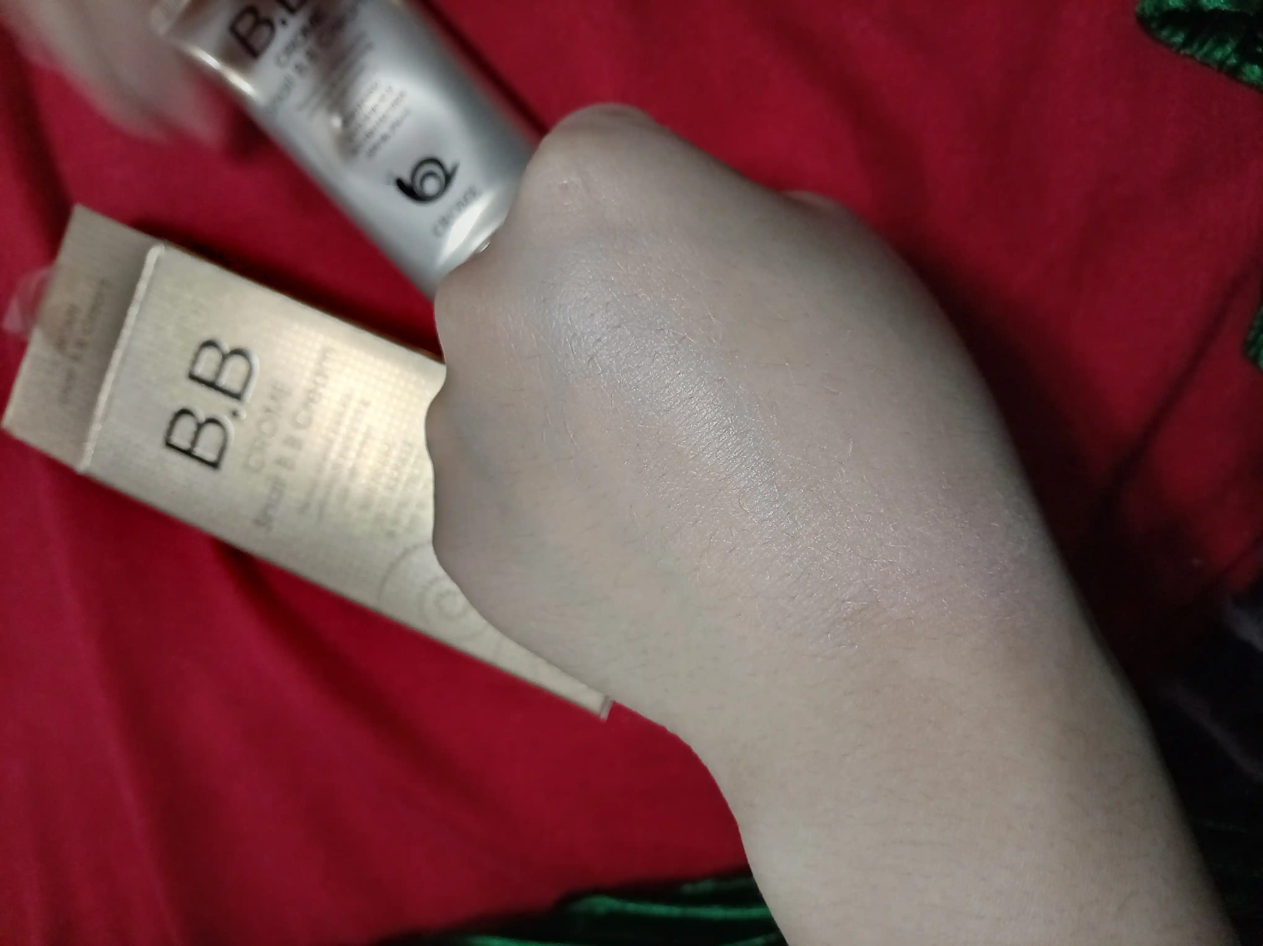 CROME SNAIL SPF50 BB-kremi, makiyaj uchun ko‘p funksiyali oqartiruvchi asos, 50 ml