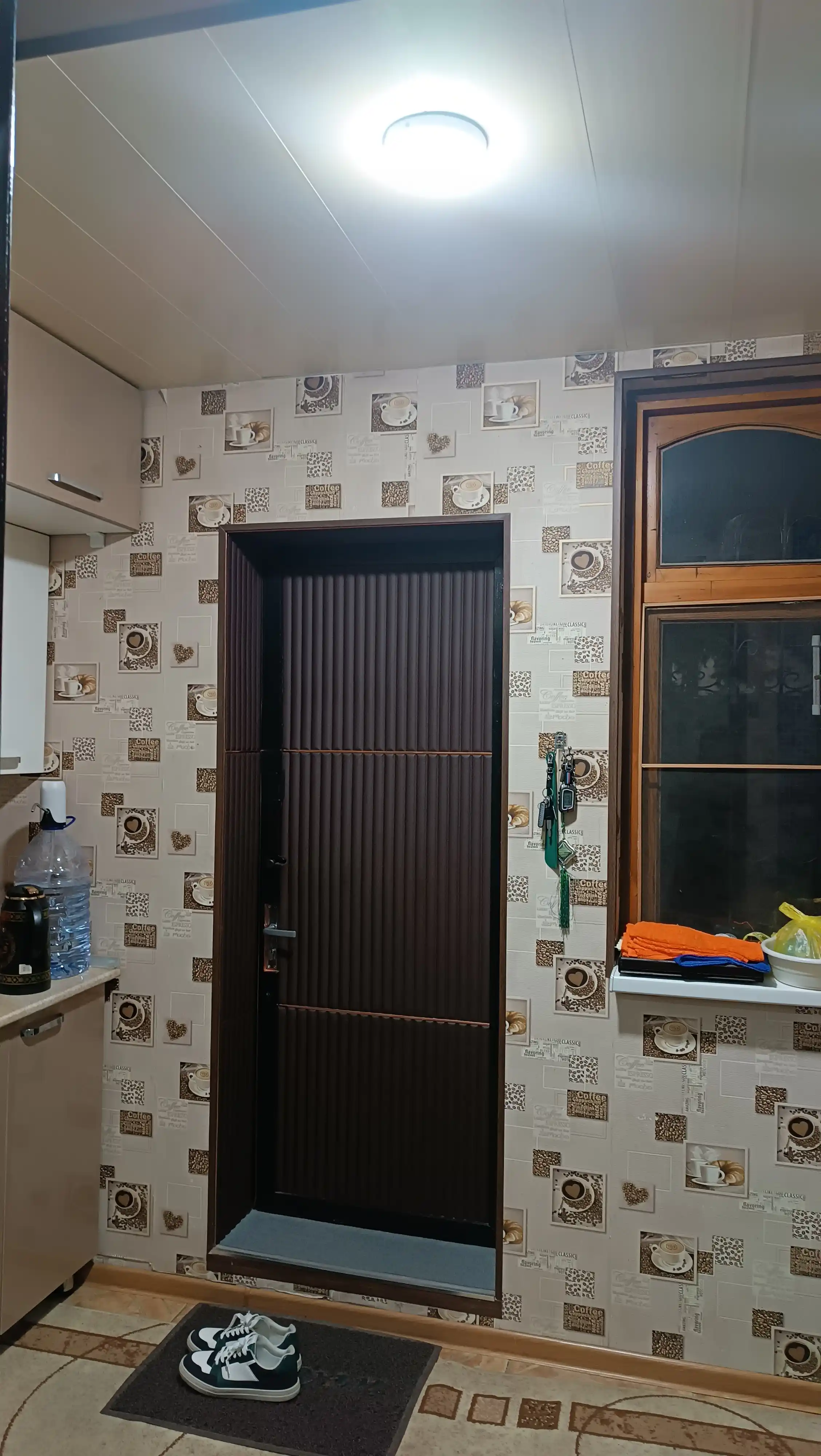 Harakat sensoriga ega akril LED panel