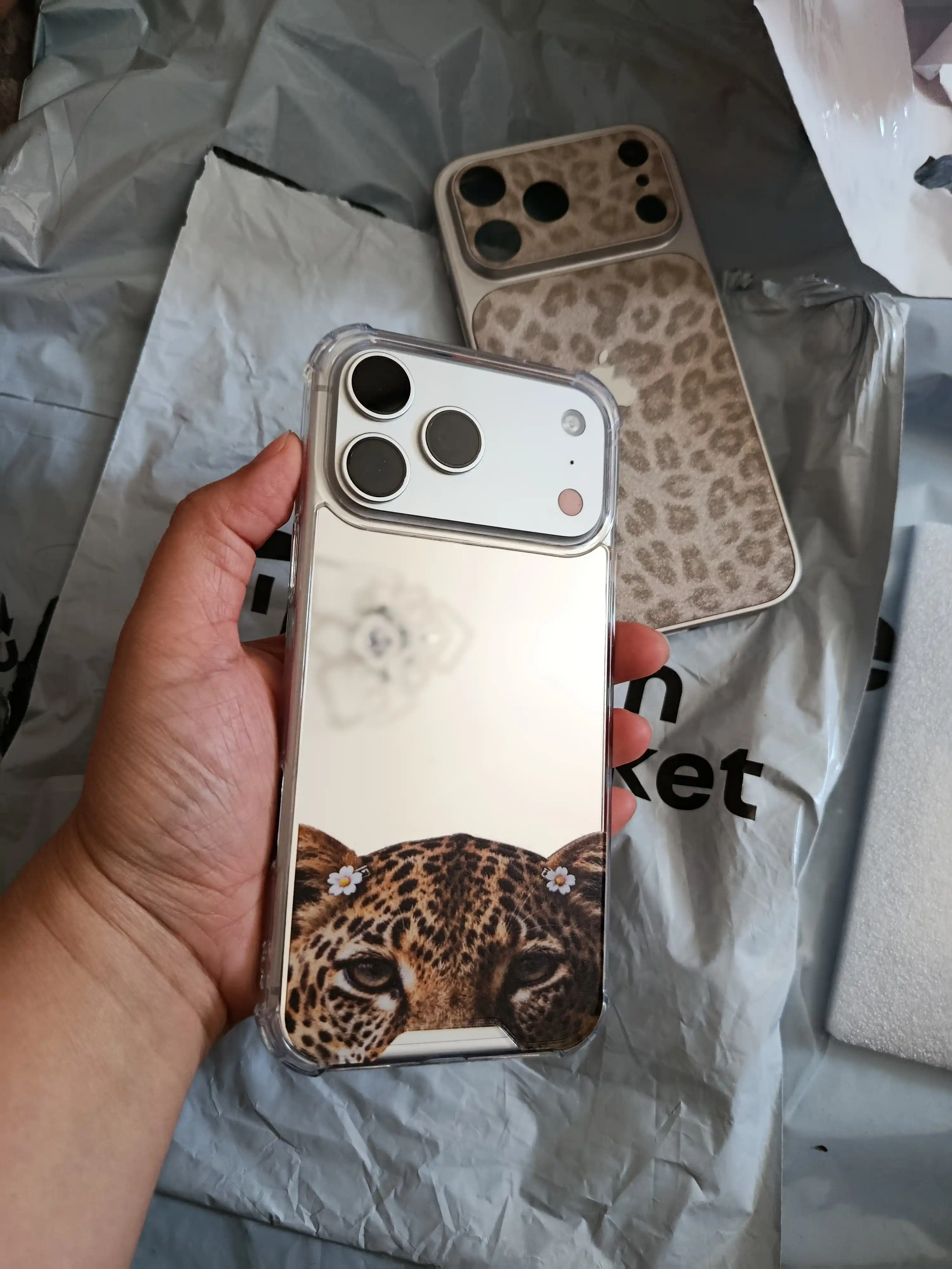 Чехол для iPhone 17 про мах с красивым дизайном
