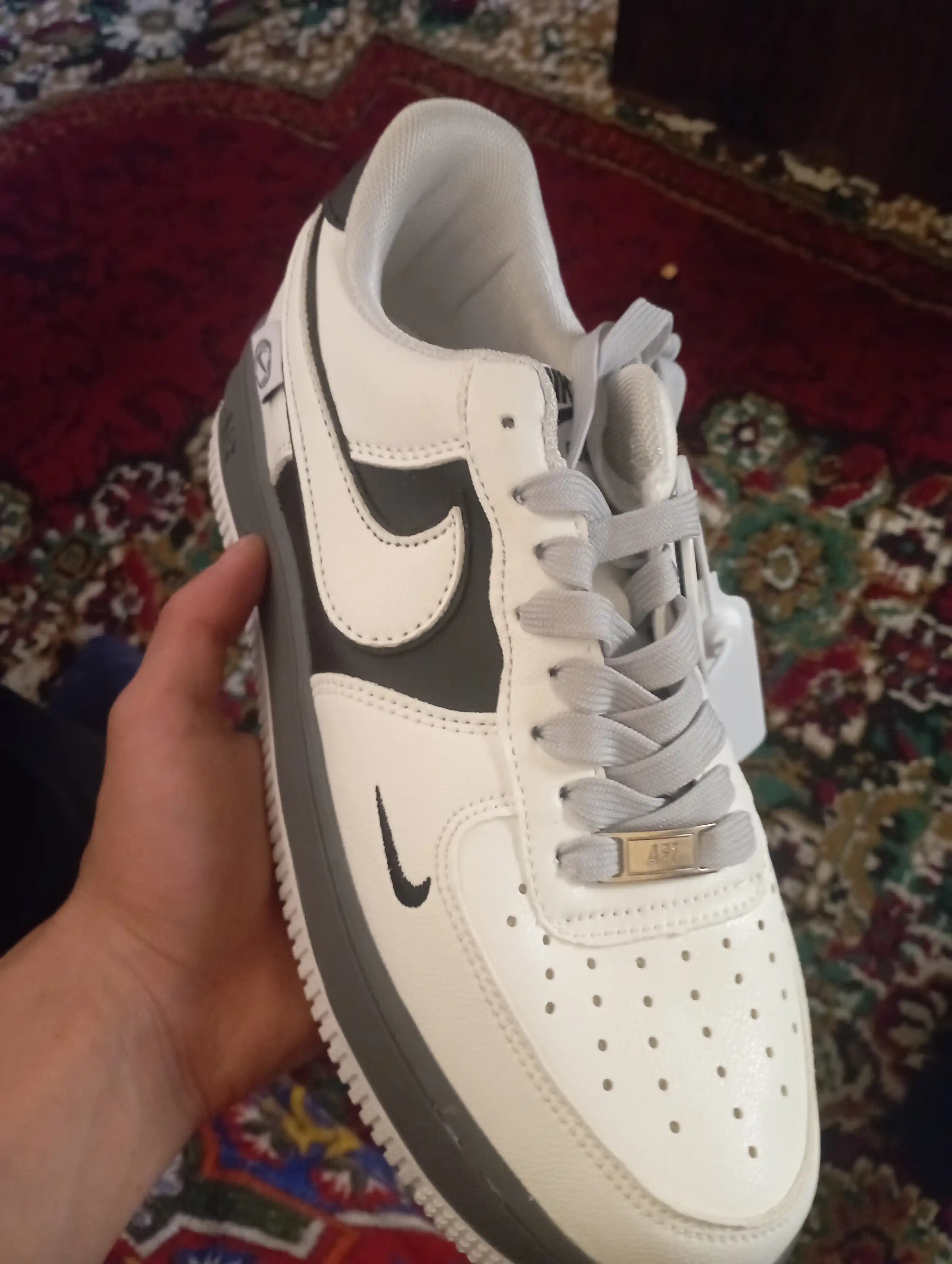 Erkaklar, ayollar va o‘smirlar uchun sport krossovkalari Nike Air Force 1, o'lchami 36-44