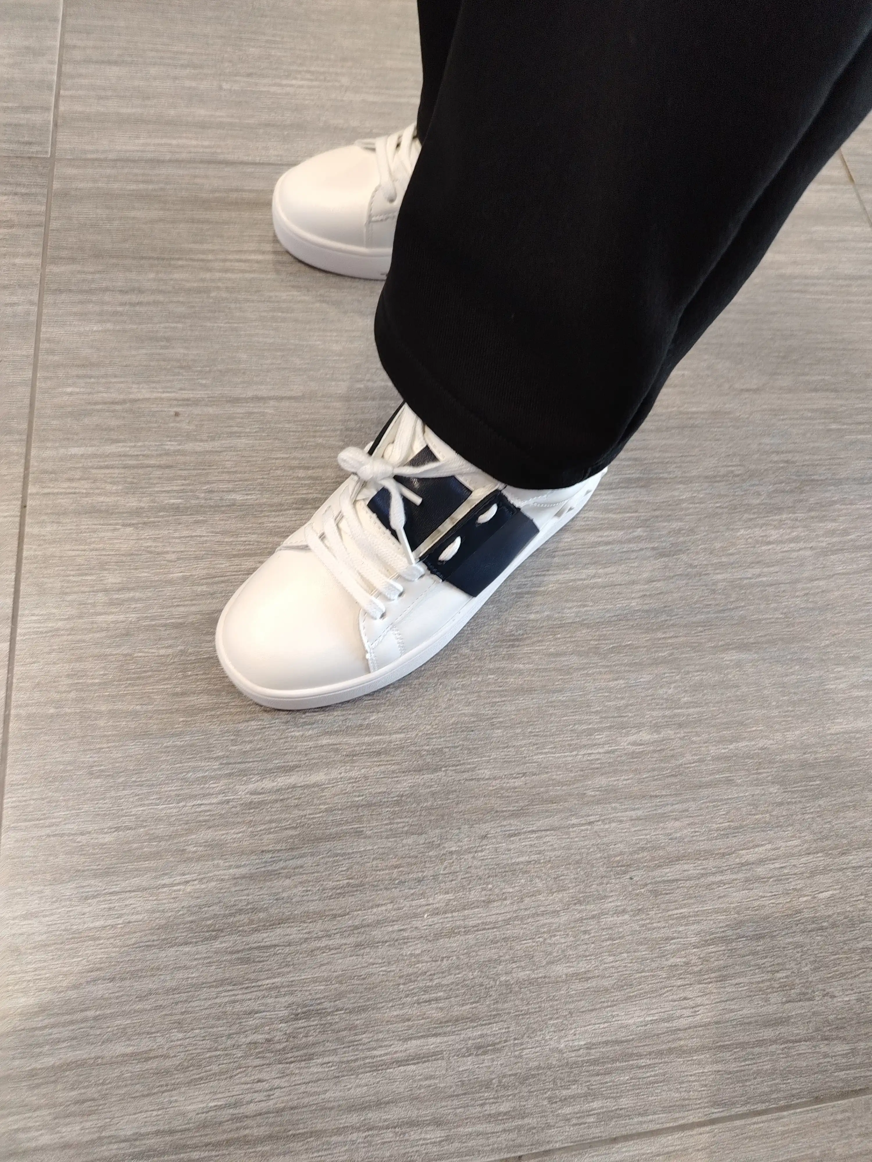 Женские кроссовки Valentino Garavani с коробкой и документами для зимы и весны 36-41