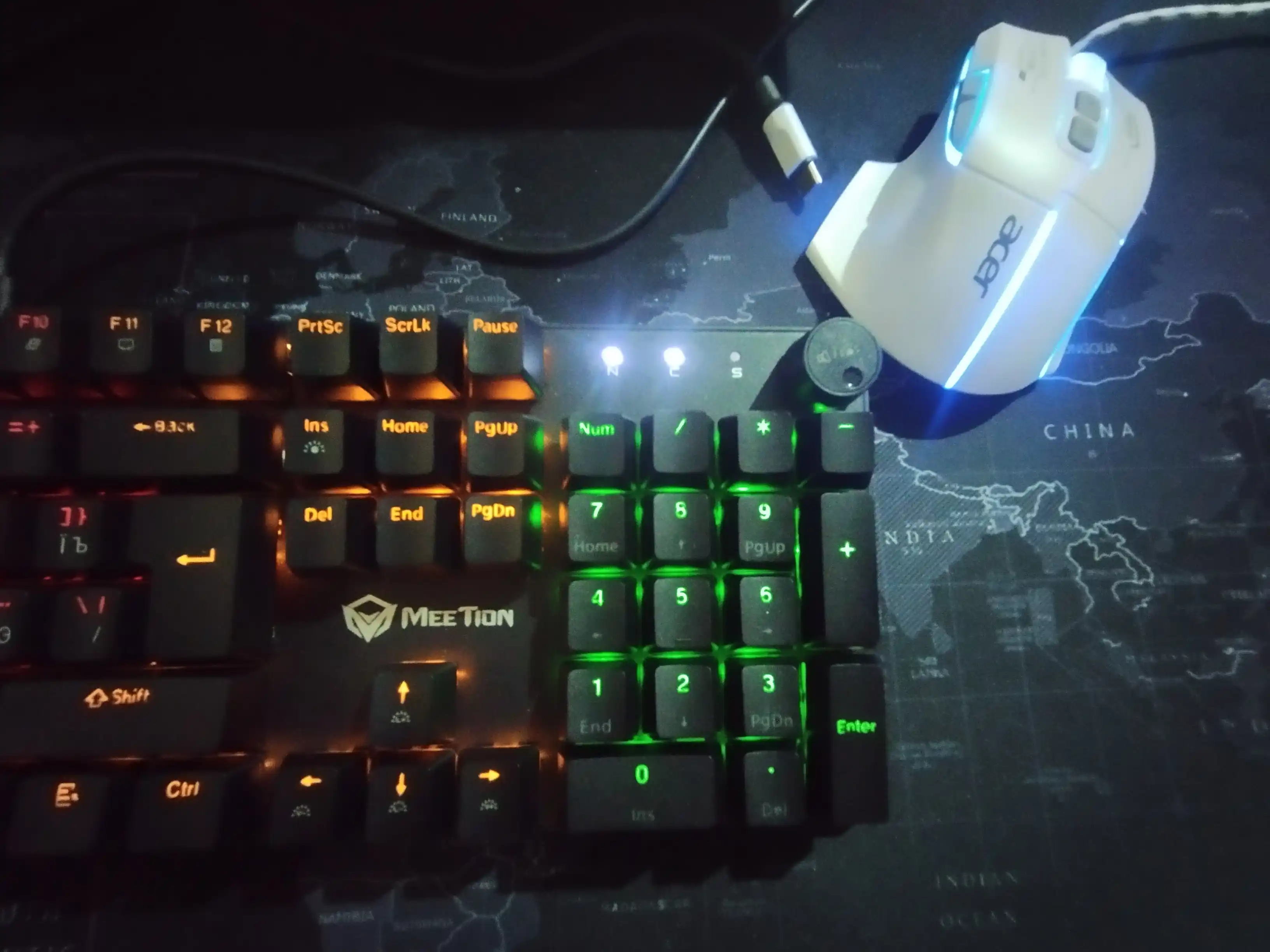 Mexanik  o'yin klaviaturasi MK009 Pro,MeeTion, 104 tugma, geymerlar uchun, RGB yoritgichli