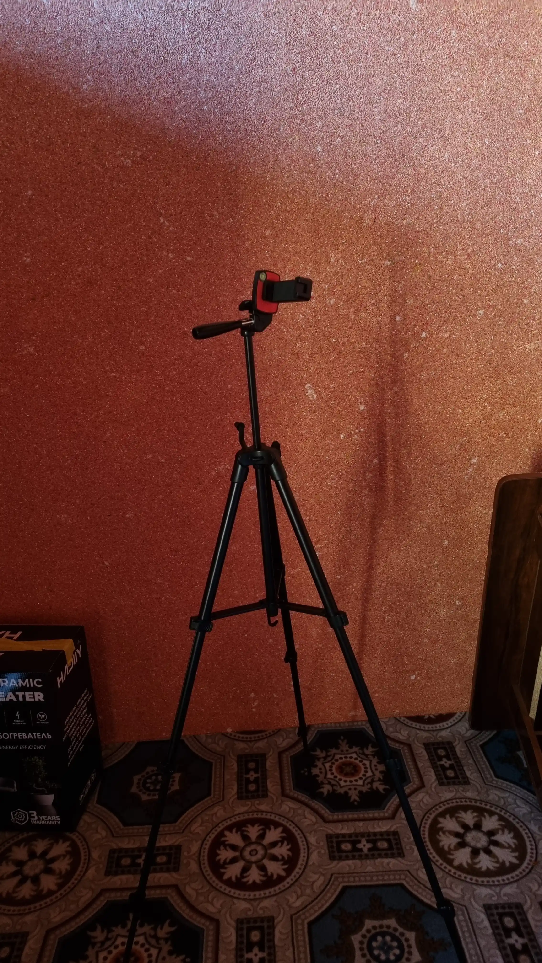 Штатив Jmary KP-2205 с держателем для фотоаппарата и телефона
