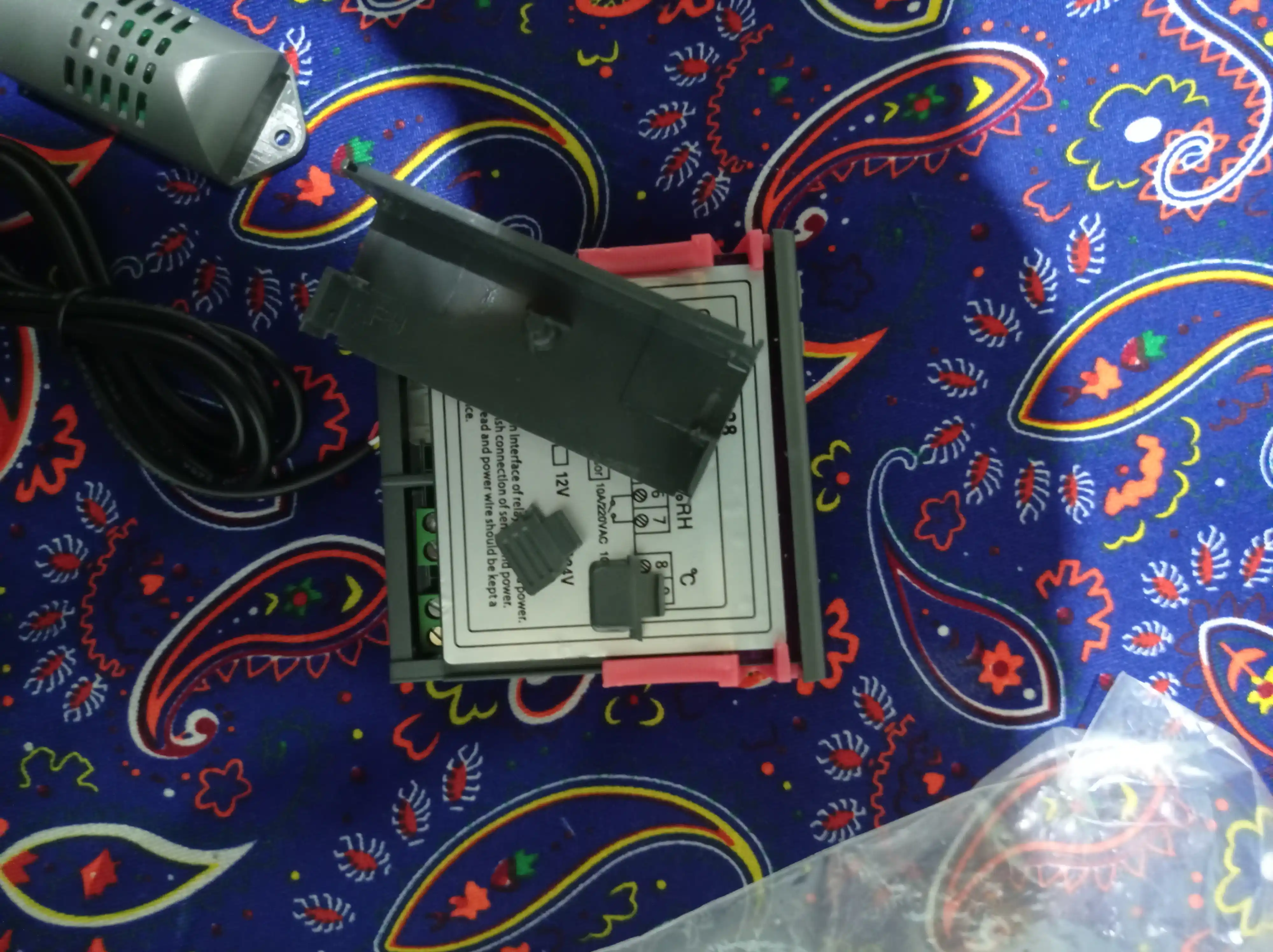 Контроллер температуры и влажности STC-3028, 12В/220В, датчик, 2 реле 10A