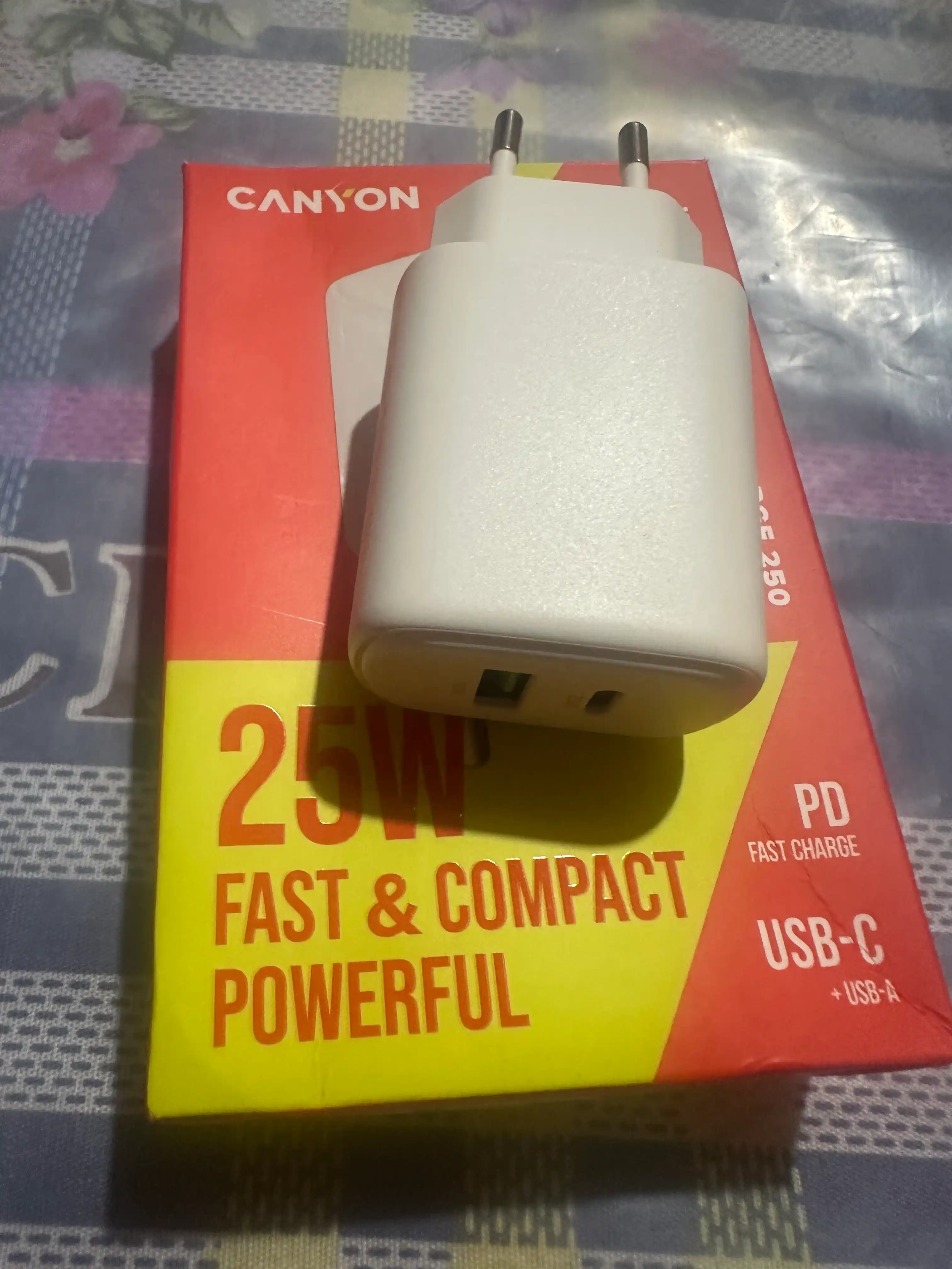 Iphone uchun universal zaryadlash qurilmasi, 20 Vt adapter, ikkita type-c va USB-A portli