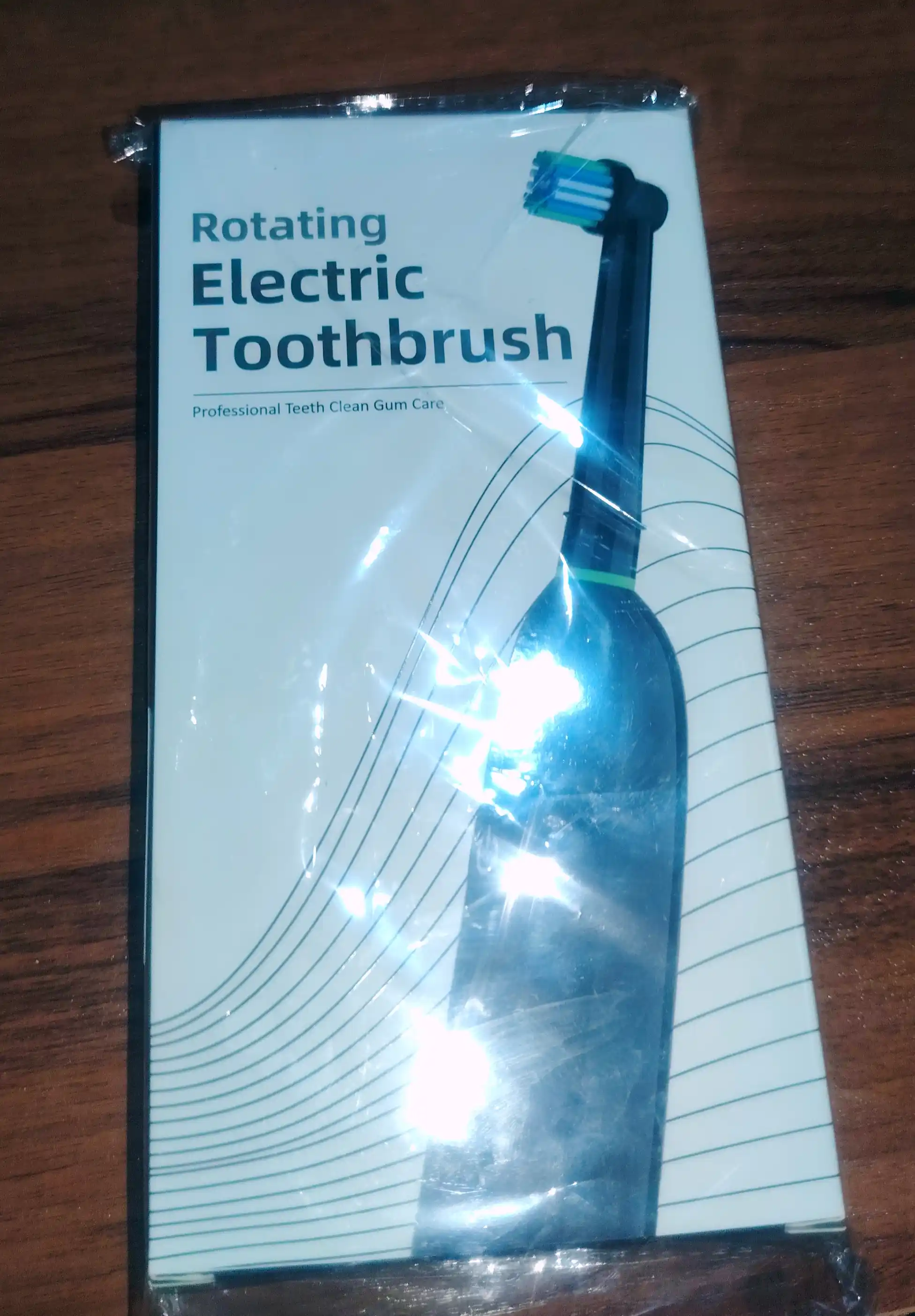 Oral-B turidagi aylanuvchi nasadkali elektr ultratovushli tish cho‘tkasi