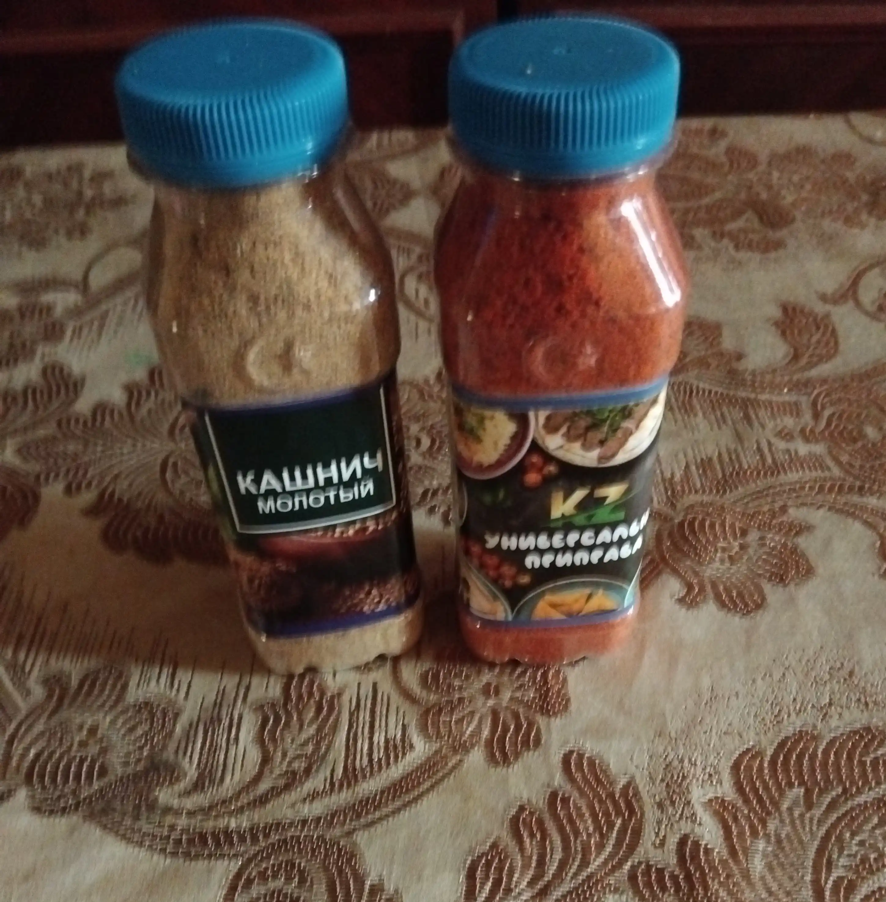 Специи, тмин, черный перец, куркума, корица