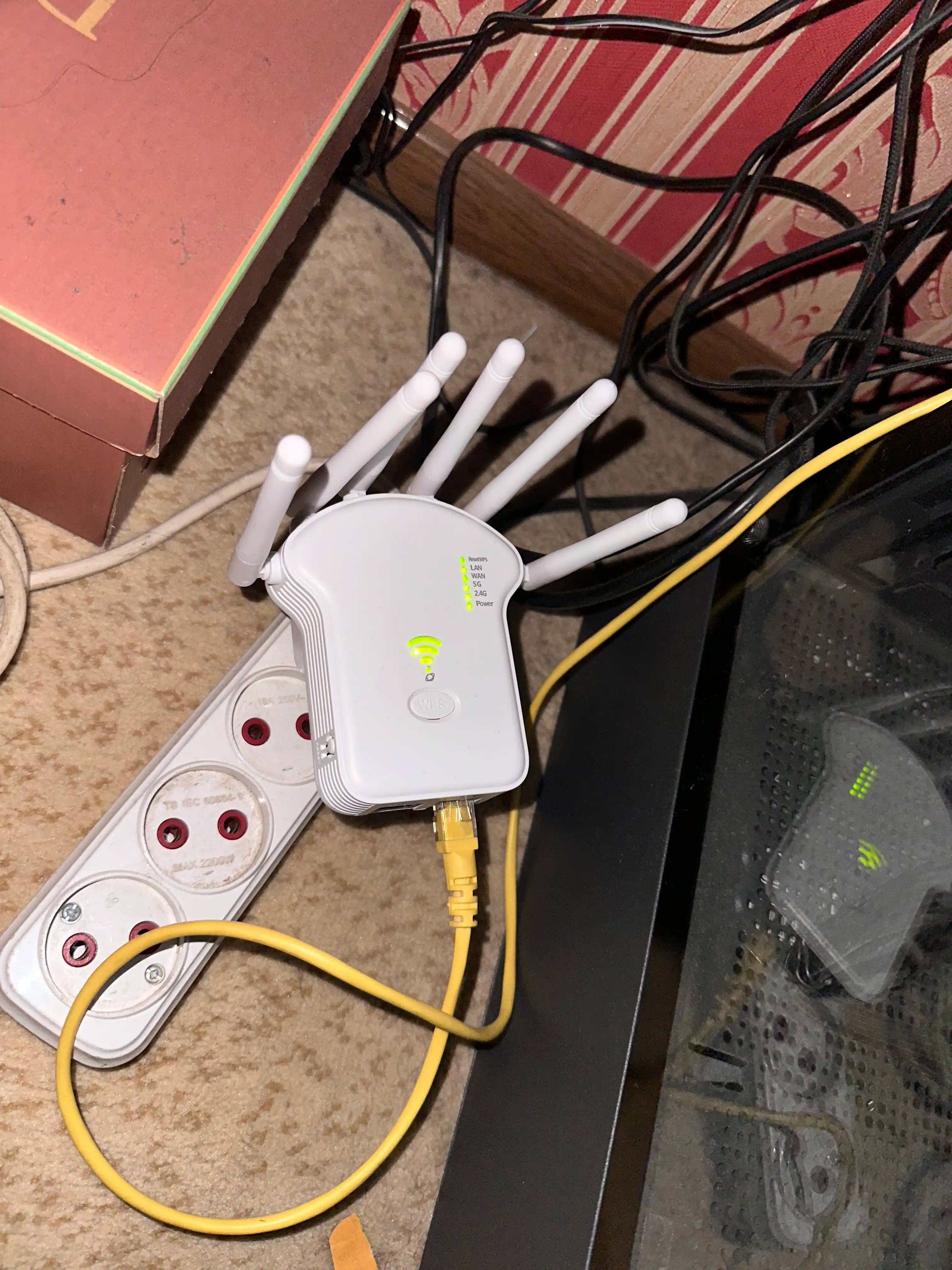 Wi-Fi ripiter Ikki diapazonli kuchaytiruvchi 5G, 2.4 GHz