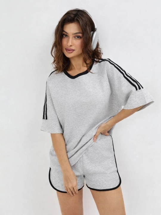 Yozgi ayollar kostyumi - ikki baho, ayollar to‘plami, futbolka va shortiklar - EllyFashion