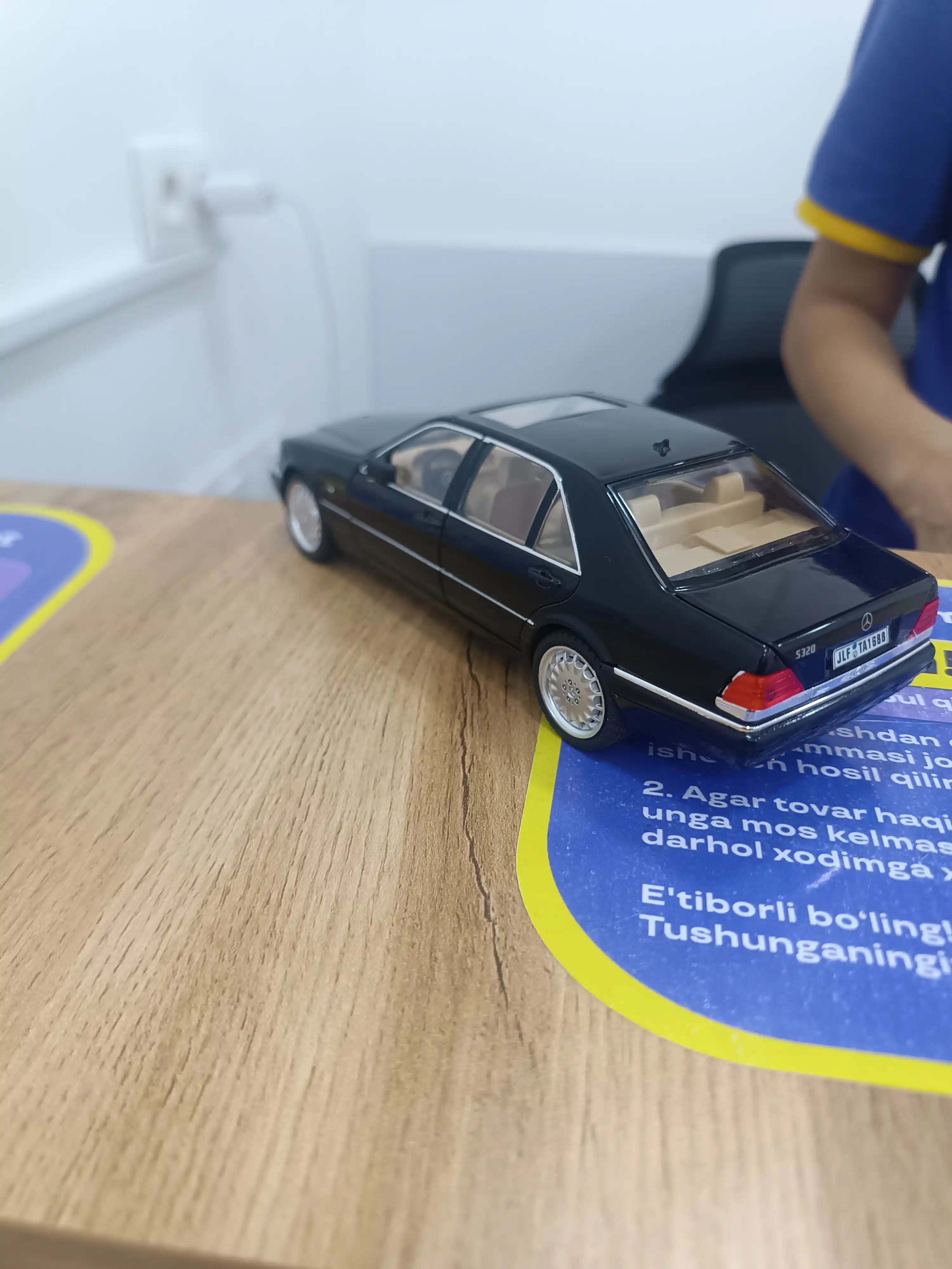 Mercedes W140 S600 metall avtomobili