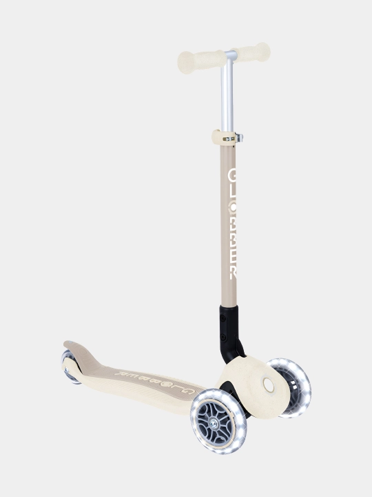 Uch g'ildirakli samokat Globber Primo Foldable Plus Lights