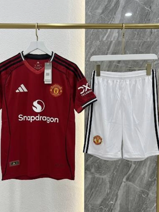 Turli klublarning 25/26-mavsumdagi futbol formalari, S-XXL o‘lchamlari