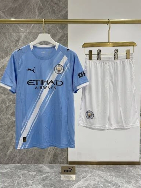 Turli klublarning 25/26-mavsumdagi futbol formalari, S-XXL o‘lchamlari