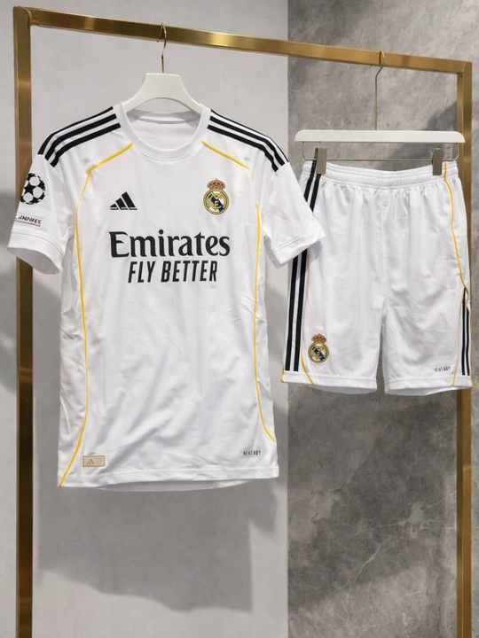 Turli klublarning 25/26-mavsumdagi futbol formalari, S-XXL o‘lchamlari