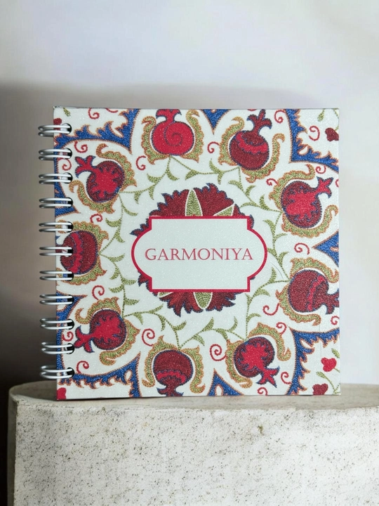 Блокнот Garmoniya 15×15 см с цветным дизайном — перламутровая обложка на пружине - 