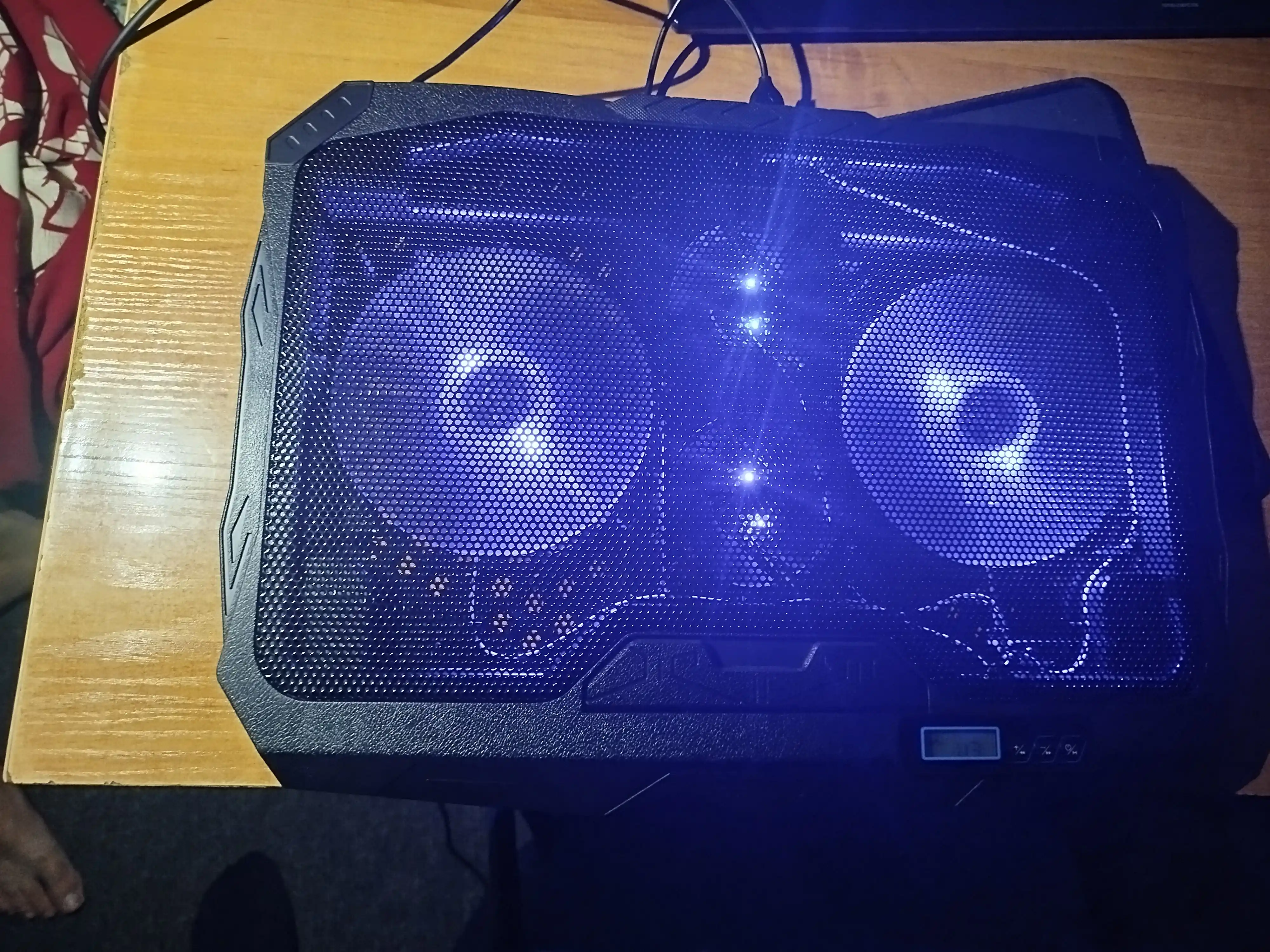 Подставка для ноутбука с охлаждением, 4 вентилятора, USB, LED, регулируемый угол, 18