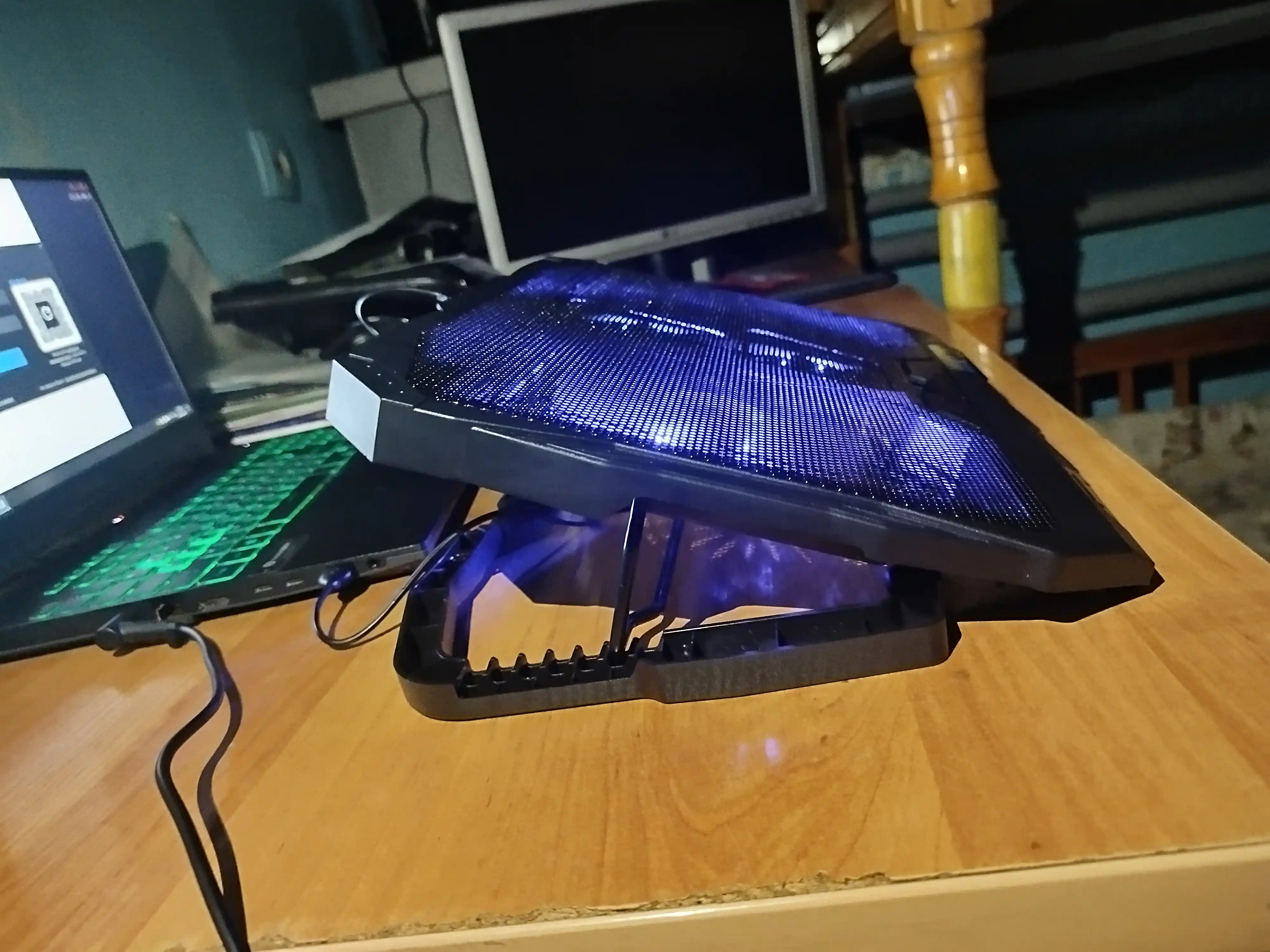 Подставка для ноутбука с охлаждением, 4 вентилятора, USB, LED, регулируемый угол, 18