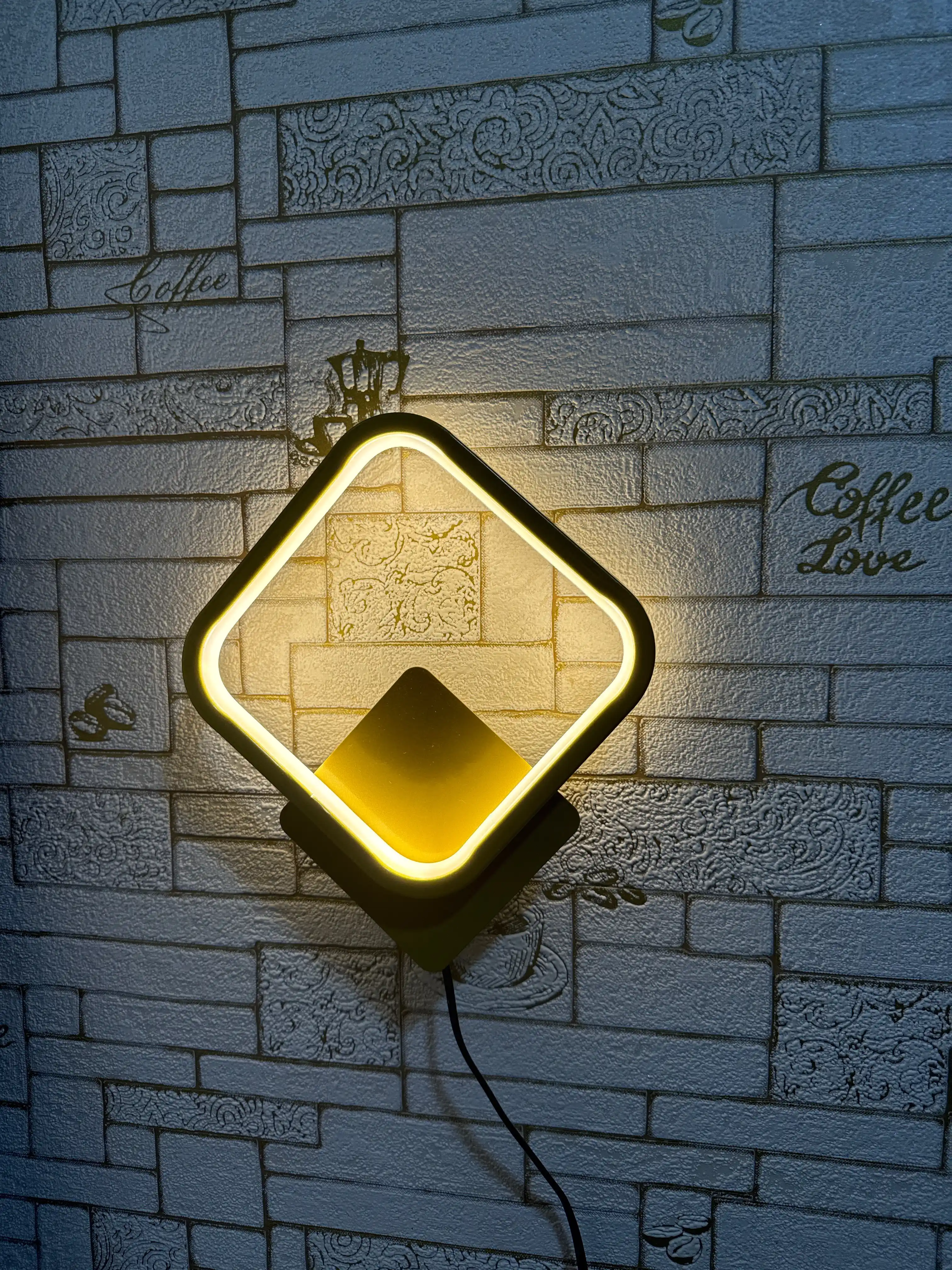 Devoriy LED chiroq bra - LED, 3 xil yorug‘lik rejimi