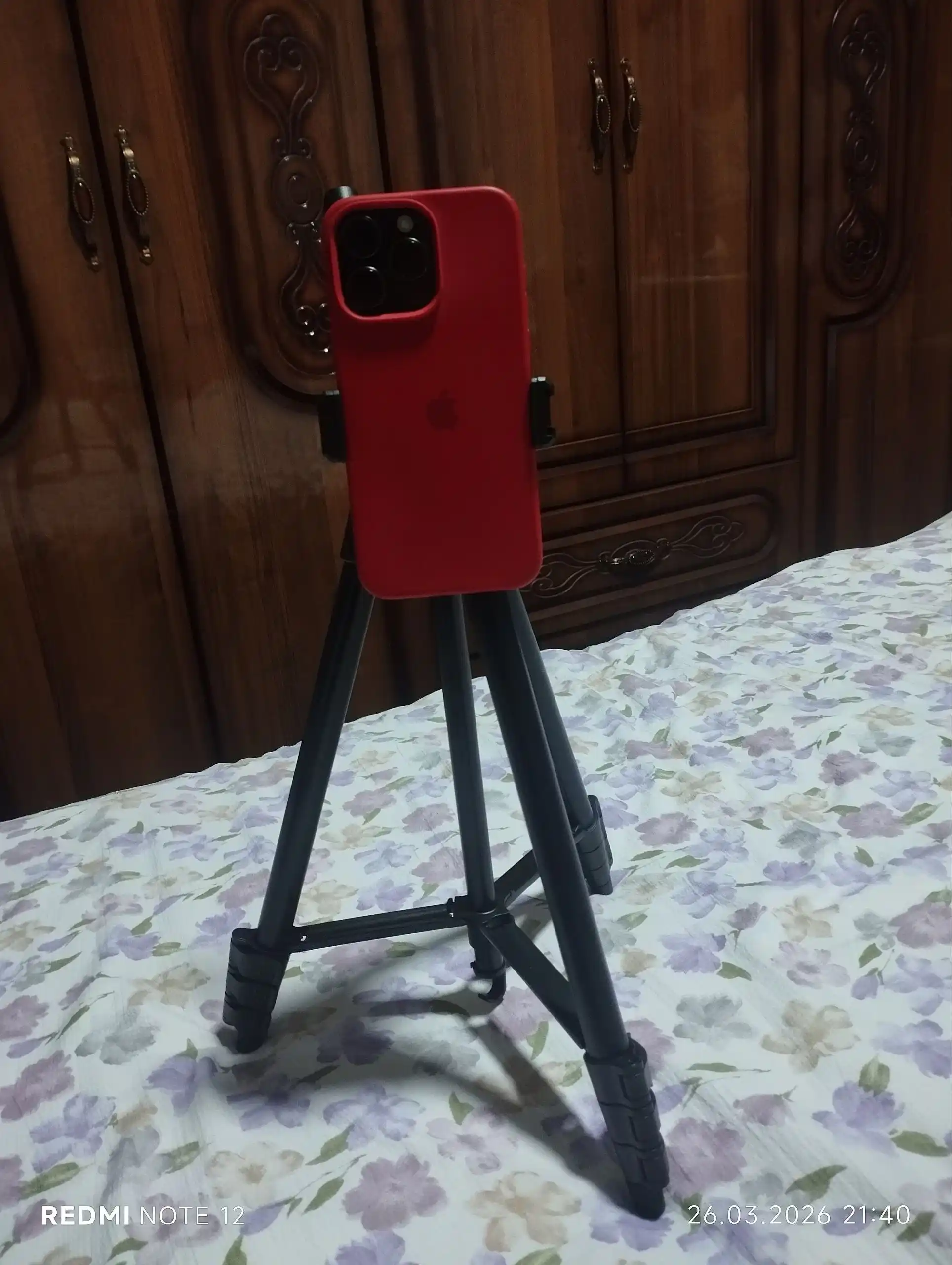 Штатив Jmary KP-2205 с держателем для фотоаппарата и телефона