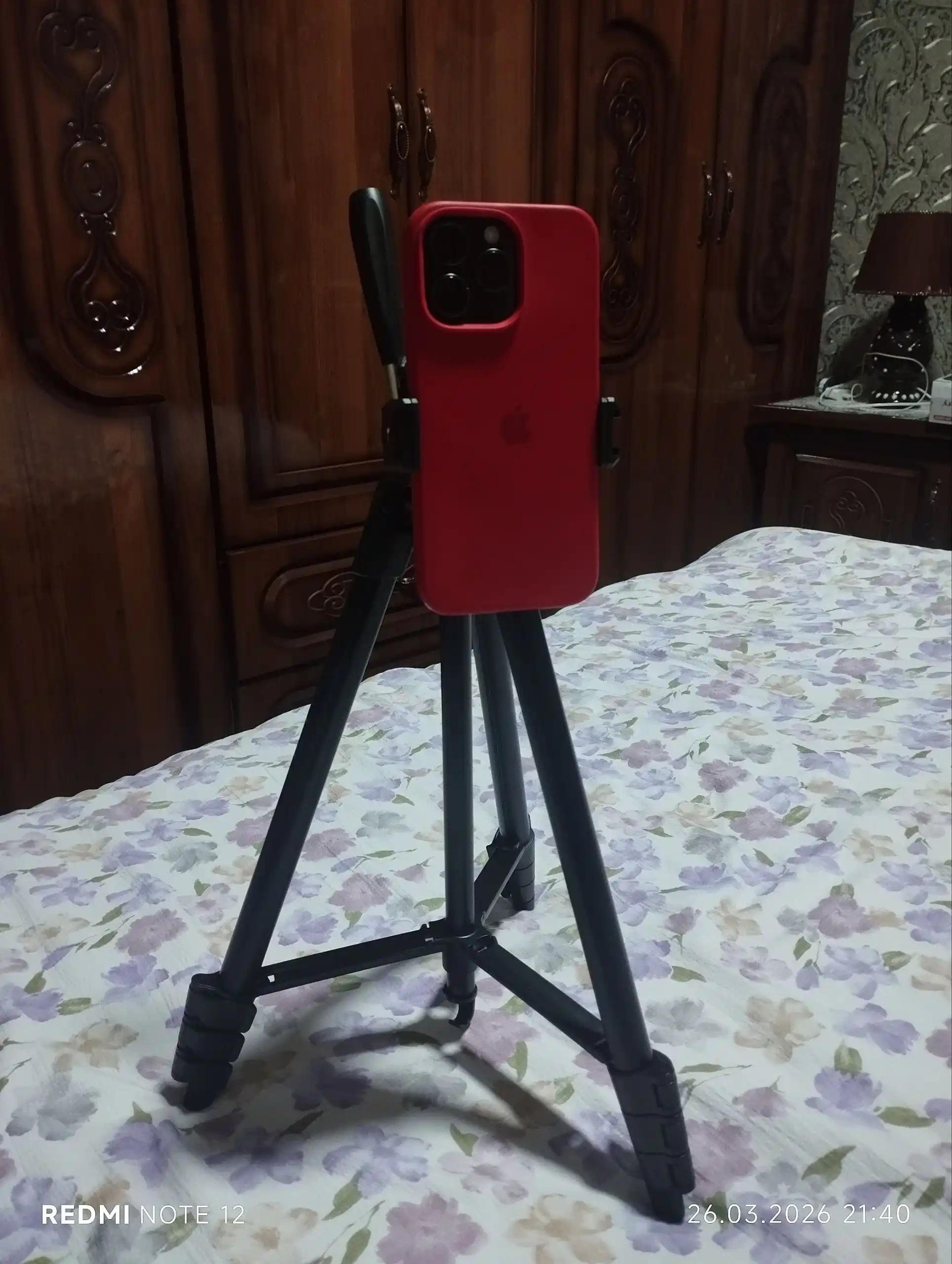 Штатив Jmary KP-2205 с держателем для фотоаппарата и телефона
