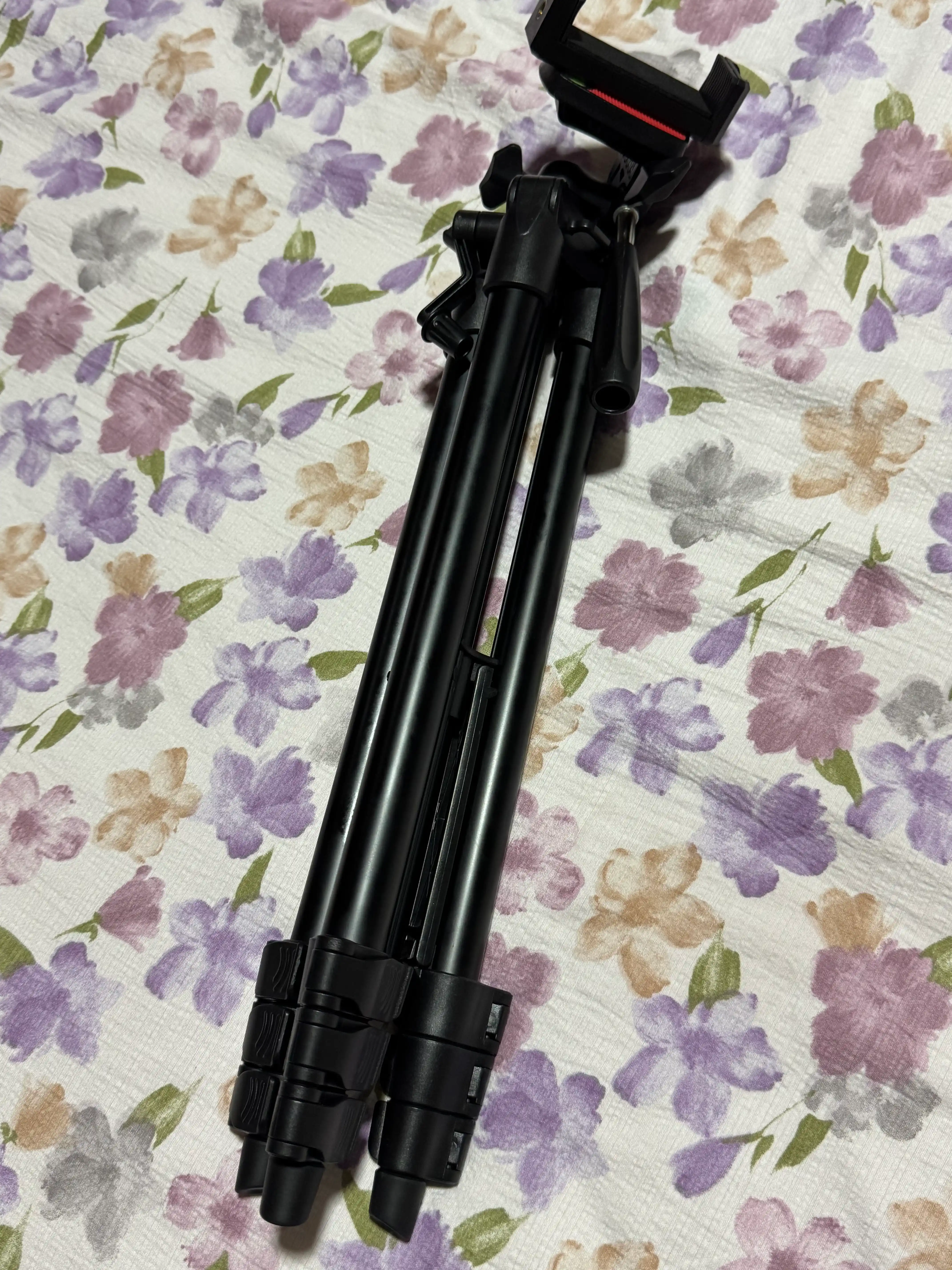 Штатив Jmary KP-2205 с держателем для фотоаппарата и телефона