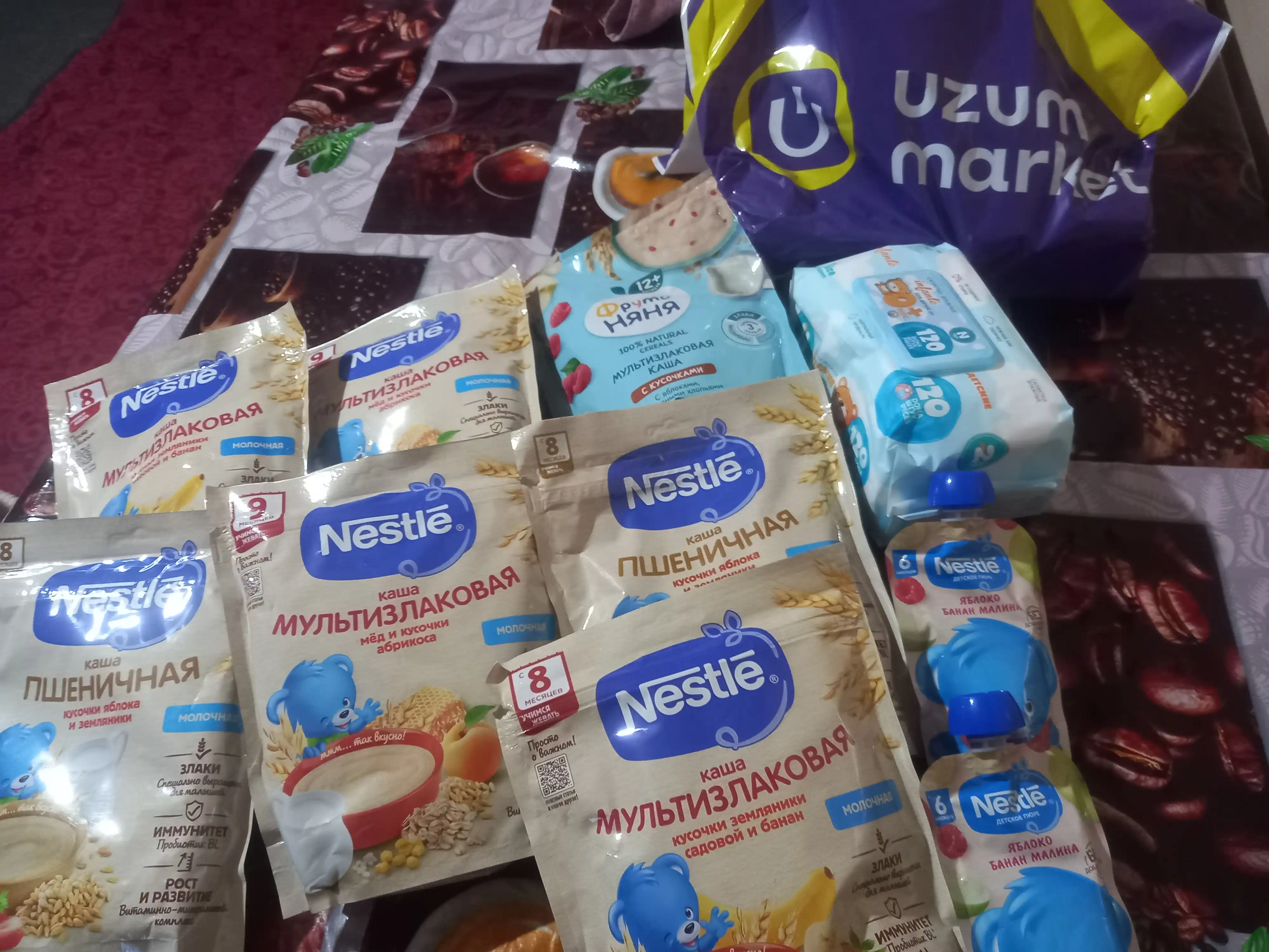 NESTLÉ®  "qulupnay va olma bo'laklari sutli bug'doyli" bo'tqasi 8 oydan boshlab, 200 gr