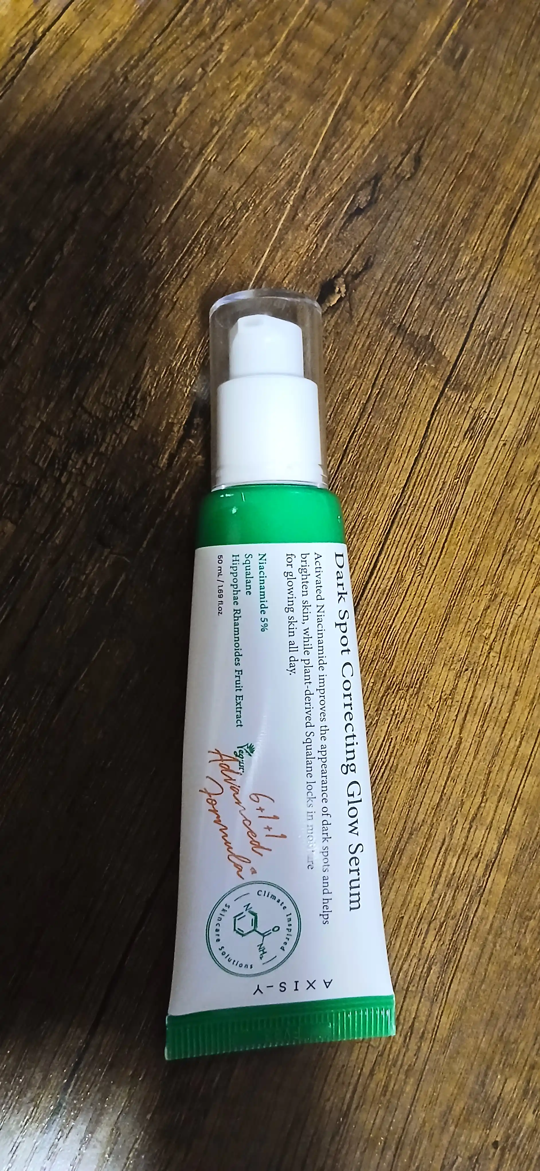 Oqartiruvchi qora nuqtalarga qarshi zardob Dark Spot Correcting Glow Serum, Axis Y, 50 ml