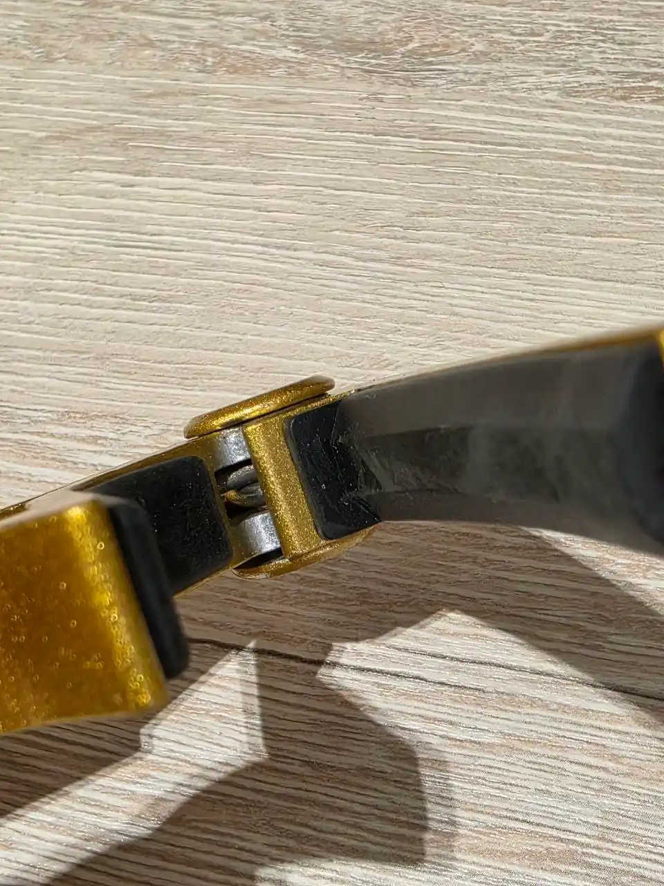 Akustik, elektr gitara va ukulele uchun universal kapodastr, torlar qisqichi
