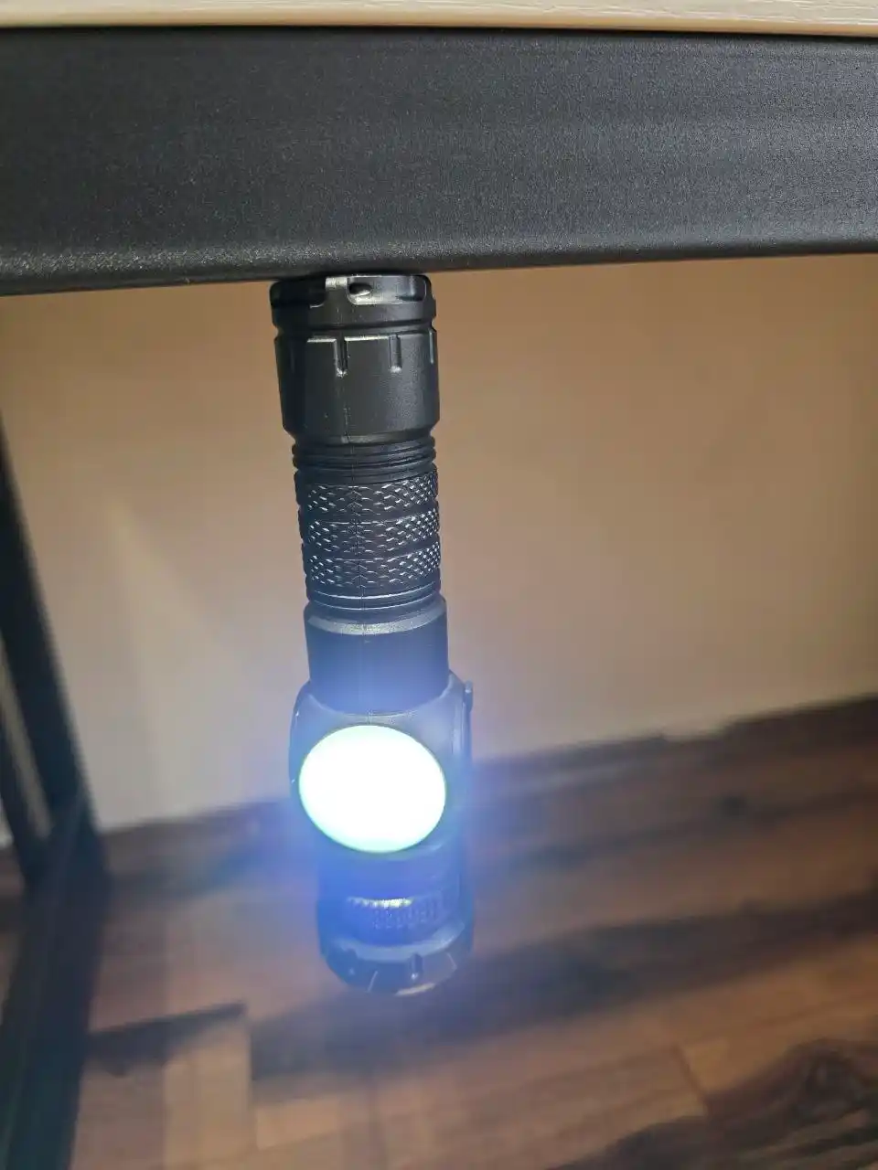 Qo‘l fonar LED, 5 rejim, PowerBank funksiyasi bilan