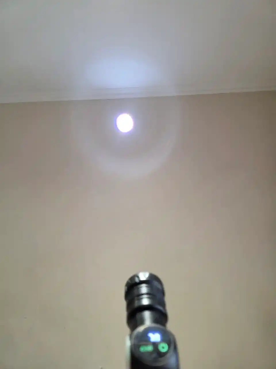 Qo‘l fonar LED, 5 rejim, PowerBank funksiyasi bilan