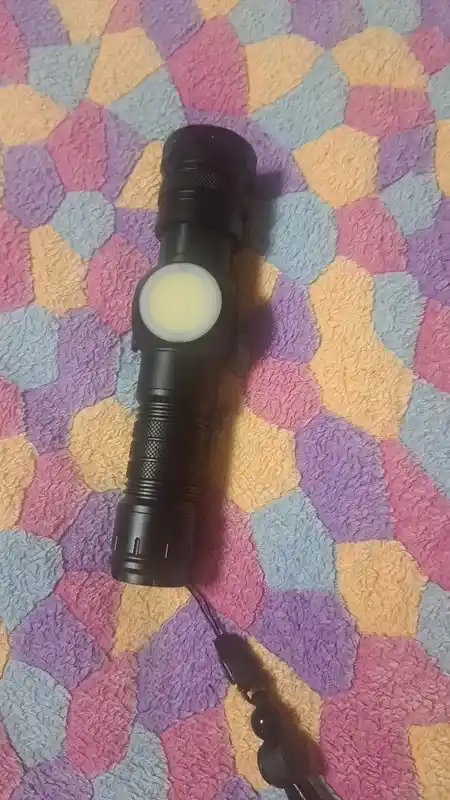 Qo‘l fonar LED, 5 rejim, PowerBank funksiyasi bilan