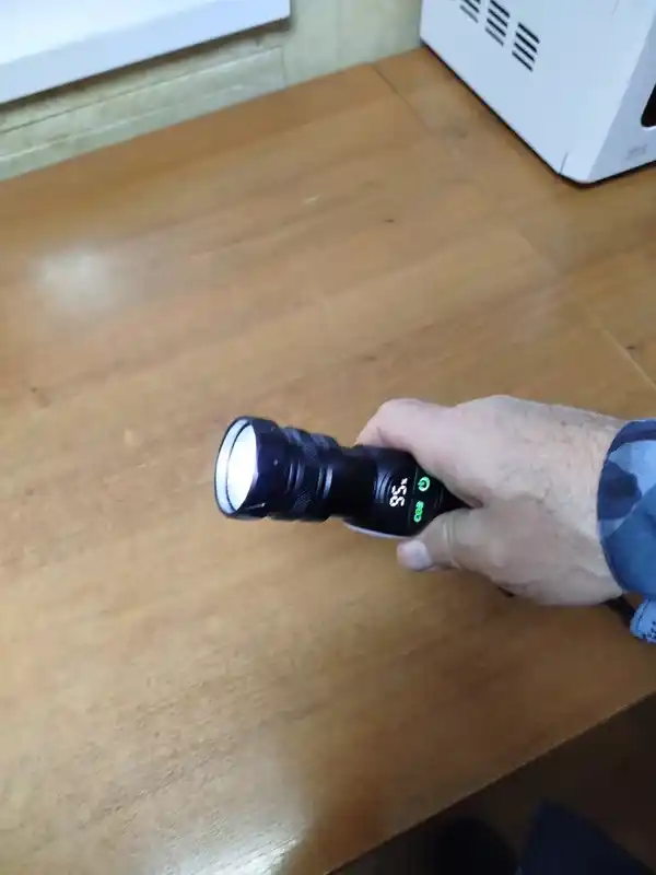 Qo‘l fonar LED, 5 rejim, PowerBank funksiyasi bilan