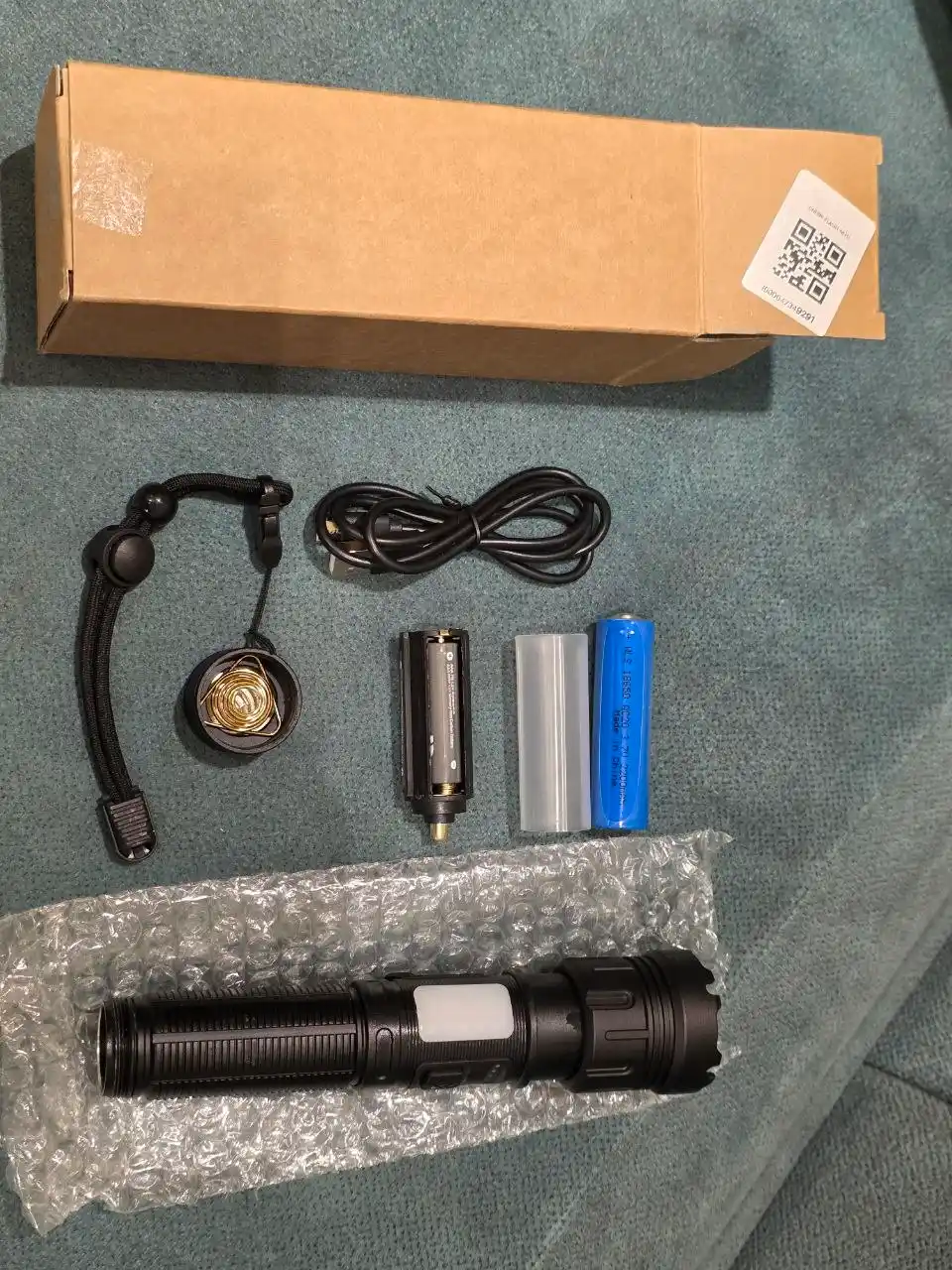 Qo'l chirog'i, 18650 akkumulyator va bilaguzuk bilan, 7 rejim, PowerBank va magnit bilan