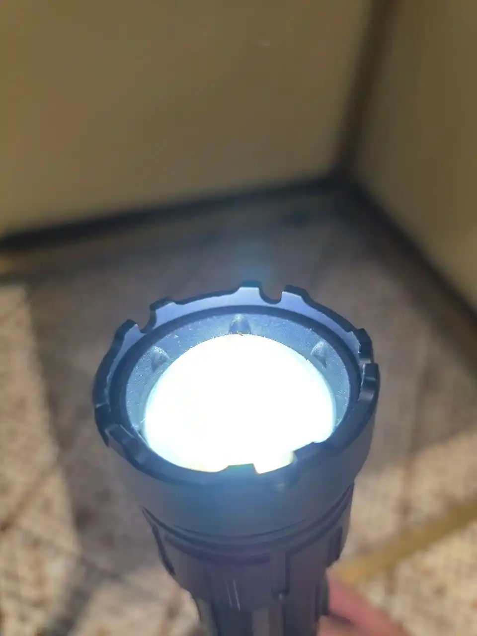 Qo'l chirog'i, 18650 akkumulyator va bilaguzuk bilan, 7 rejim, PowerBank va magnit bilan