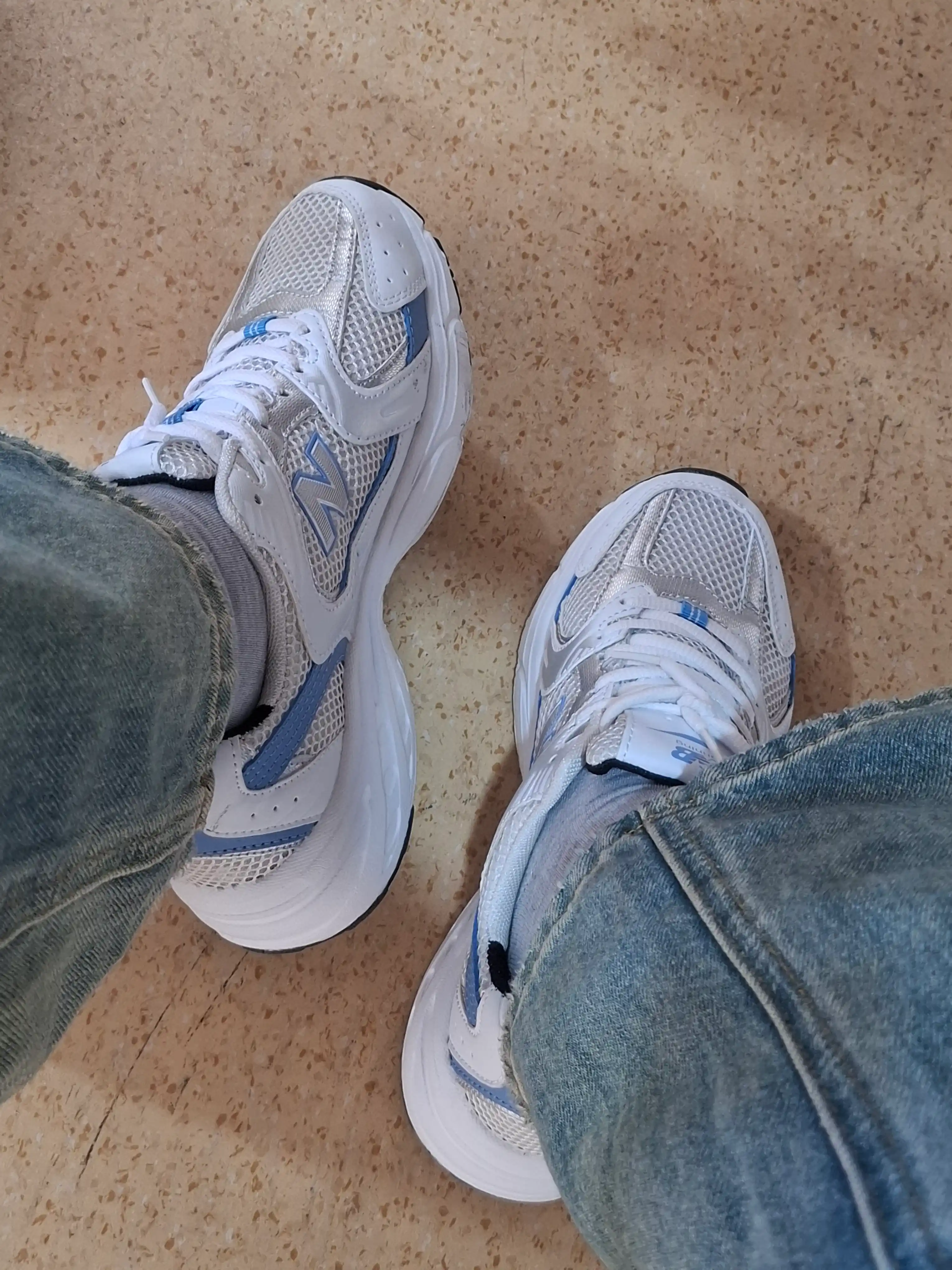 Кроссовки женские NEW Balance 530