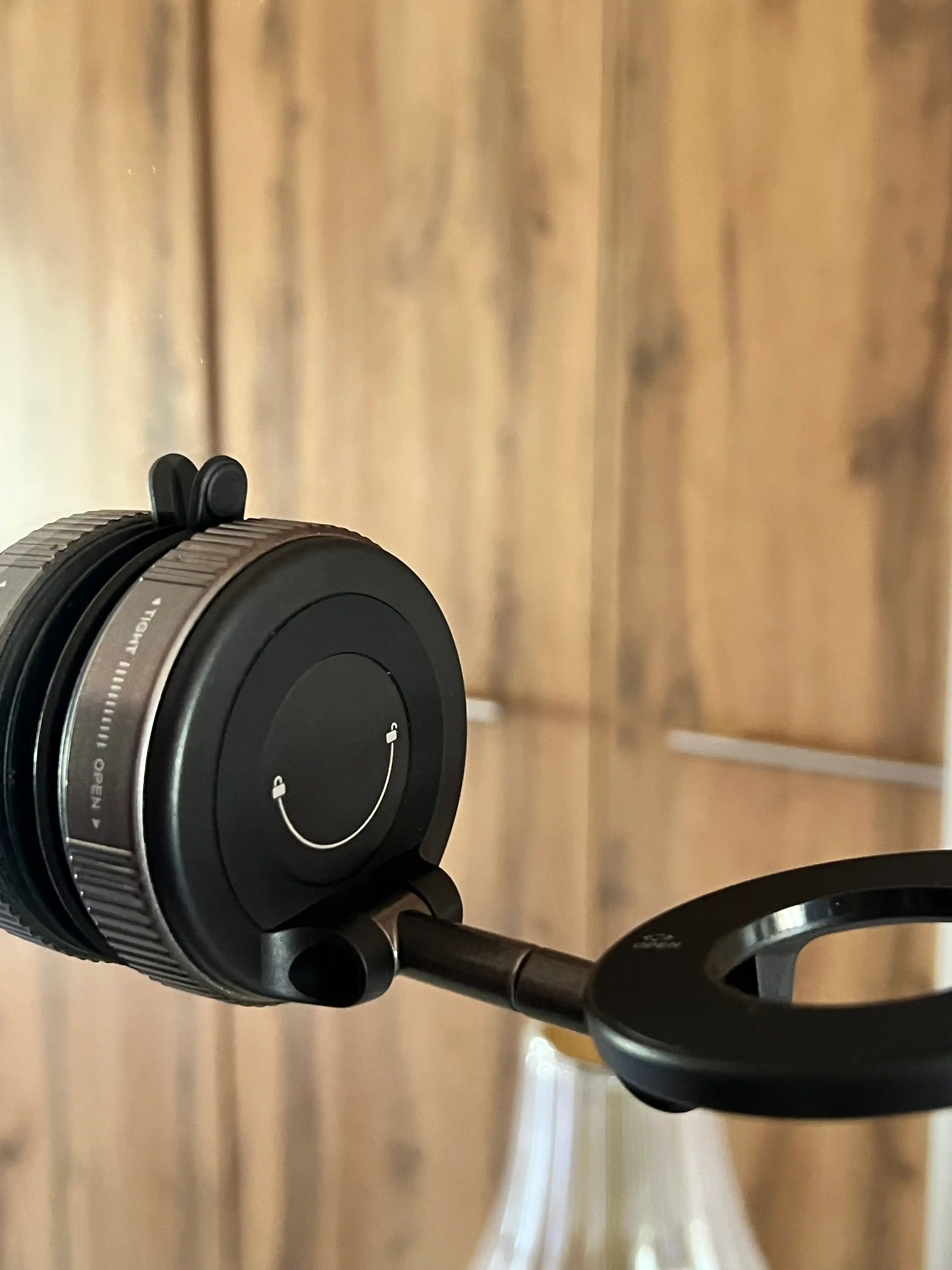 360° ga sozlanadigan so‘rg‘ichli telefon uchun vakuumli magnitli mahkamlagich