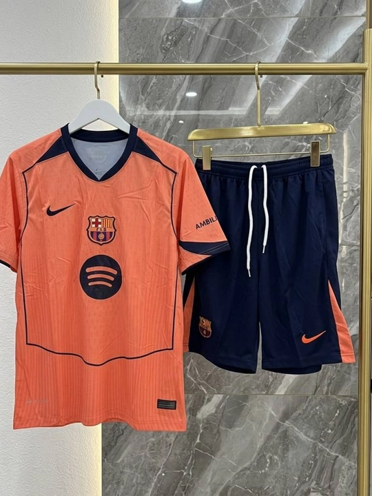 Turli klublarning 25/26-mavsumdagi futbol formalari, S-XXL o‘lchamlari