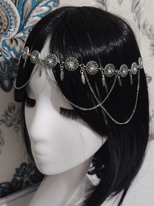 Milliy taqinchoqlarning ikki turi - choker va diadema