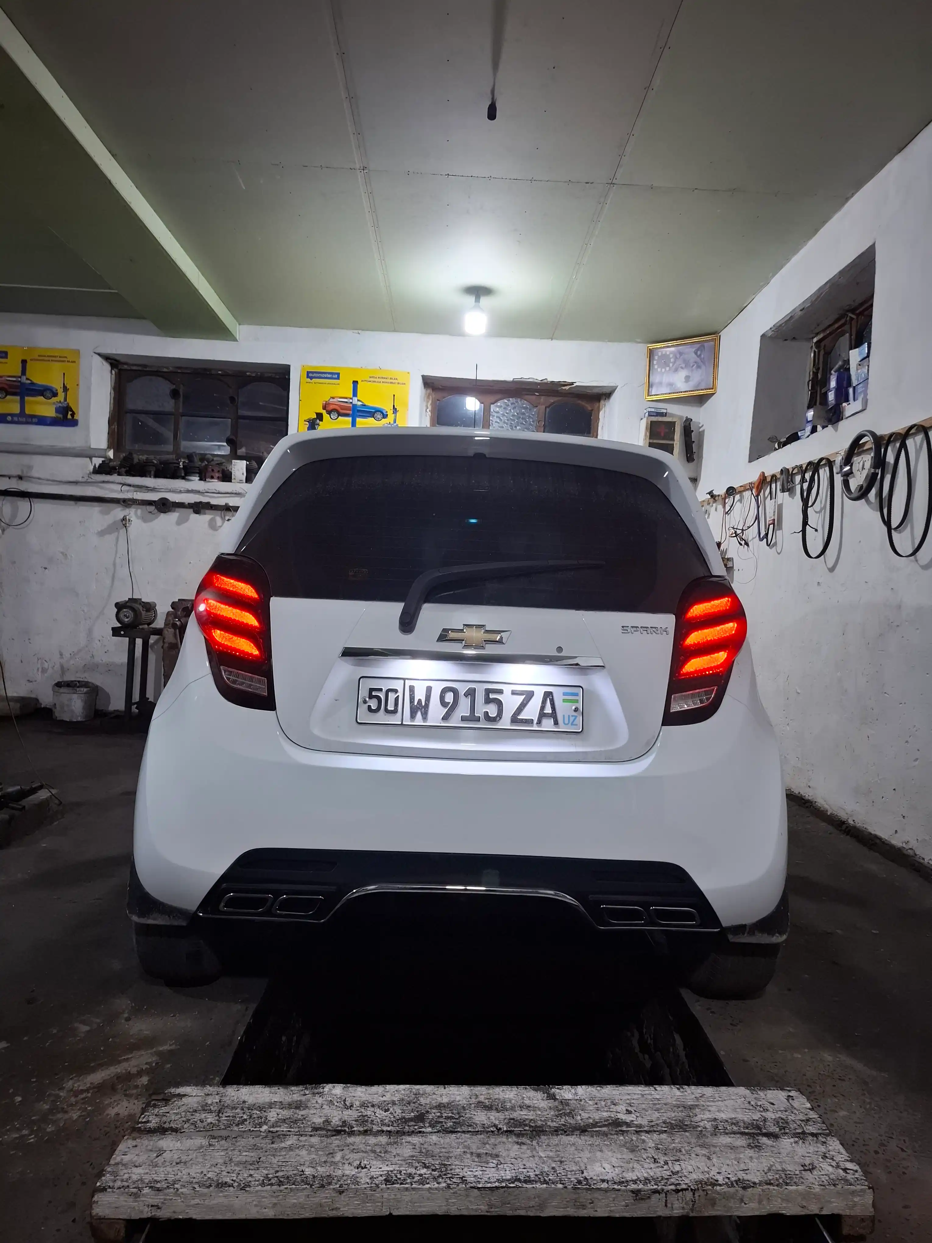 Юбка заднего бампера в стиле AMG для автомобиля Chevrolet Spark