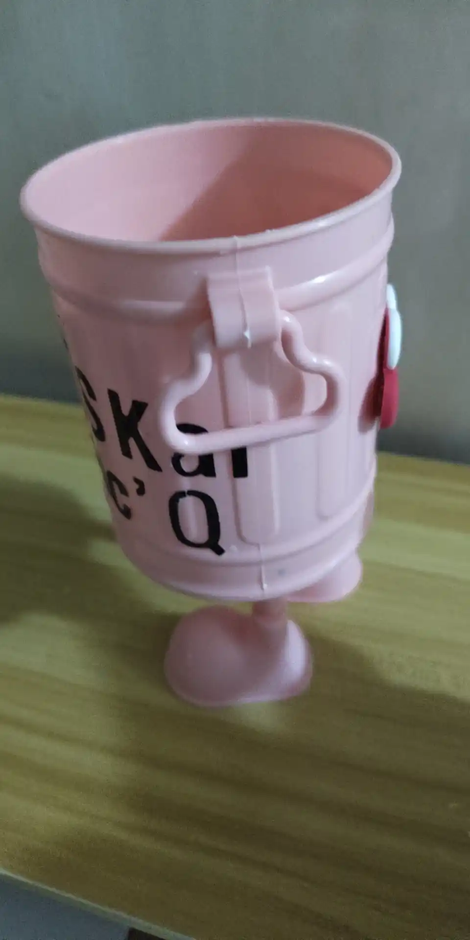 Qalam, ruchka va kosmetika uchun kreativ stol usti organyayzeri, plastik idish