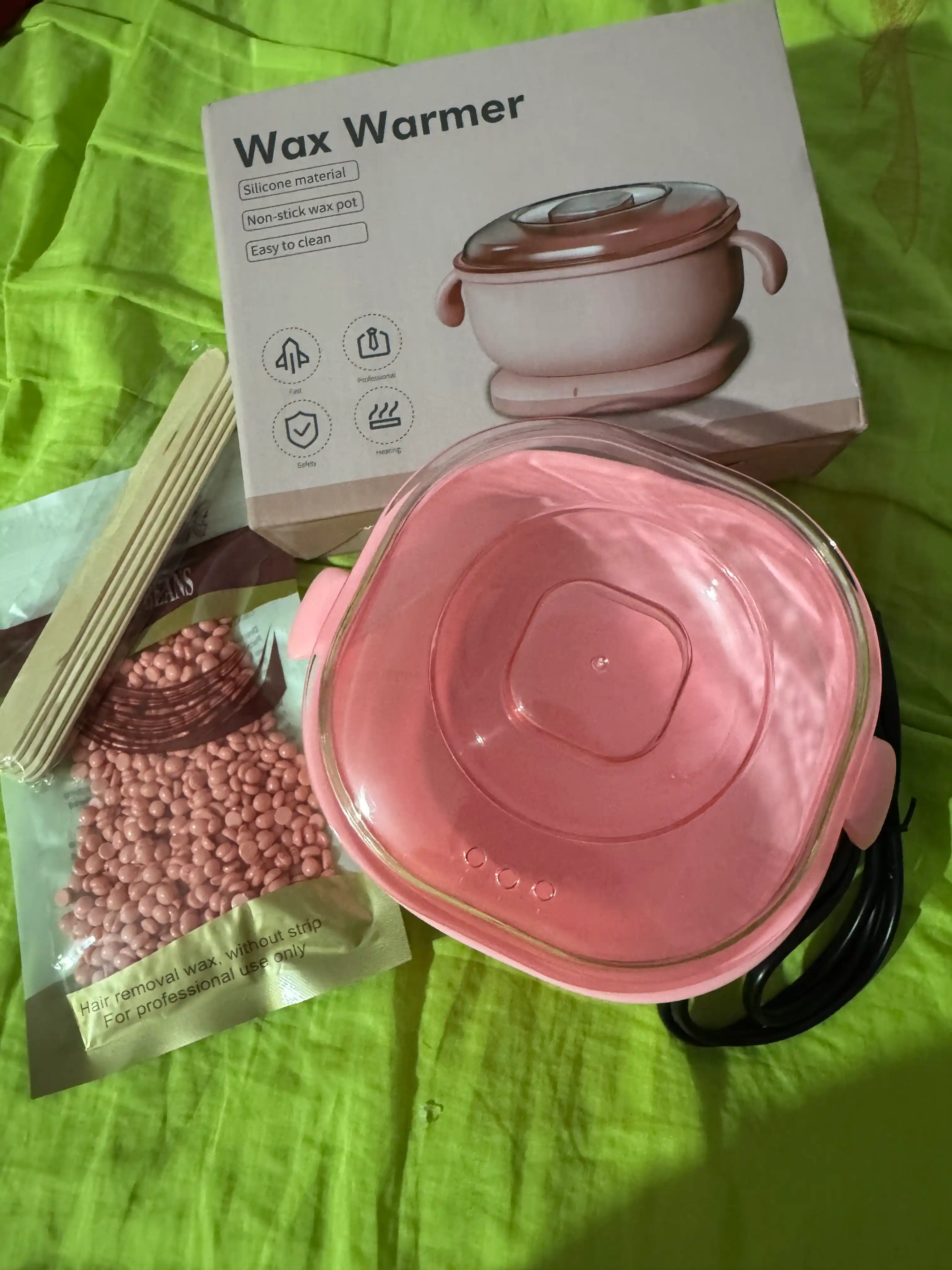 Depilatsiya to'plami, silikon qozon, granullangan mum 100 g, shpatelar 10 dona, qo'lqop sovg'a
