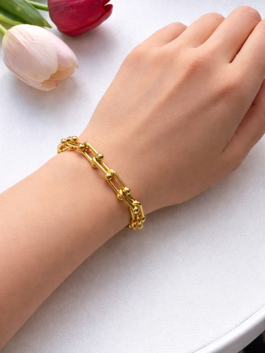 Женские браслеты