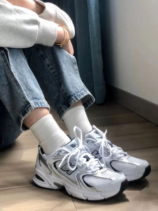 New Balance 530 Ayollar krossovkasi