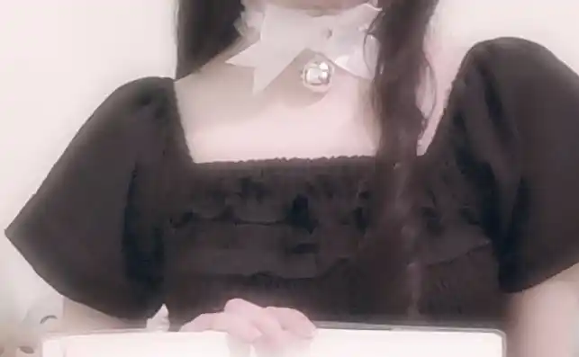 Gulli bo'yinbog'li choker