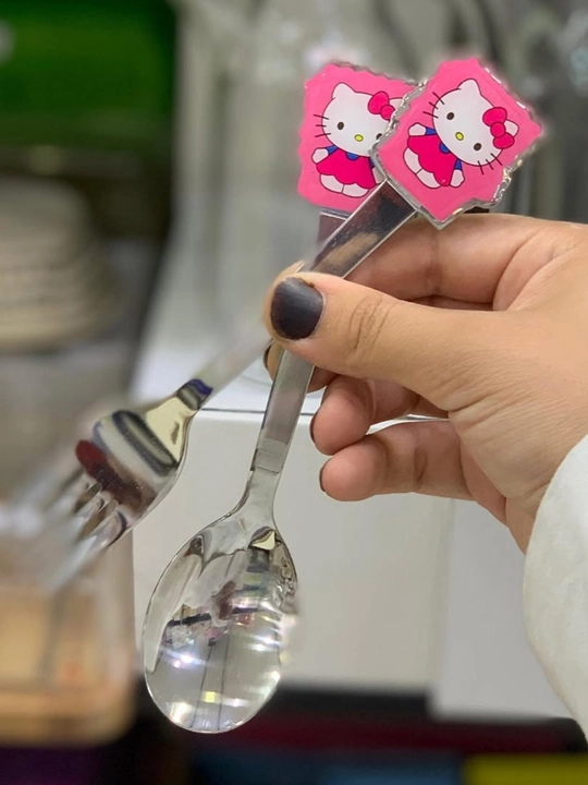 Bolalar uchun yorqin dizayndagi qoshiq va sanchqi to‘plami hello kitty spange bob doraemon - 