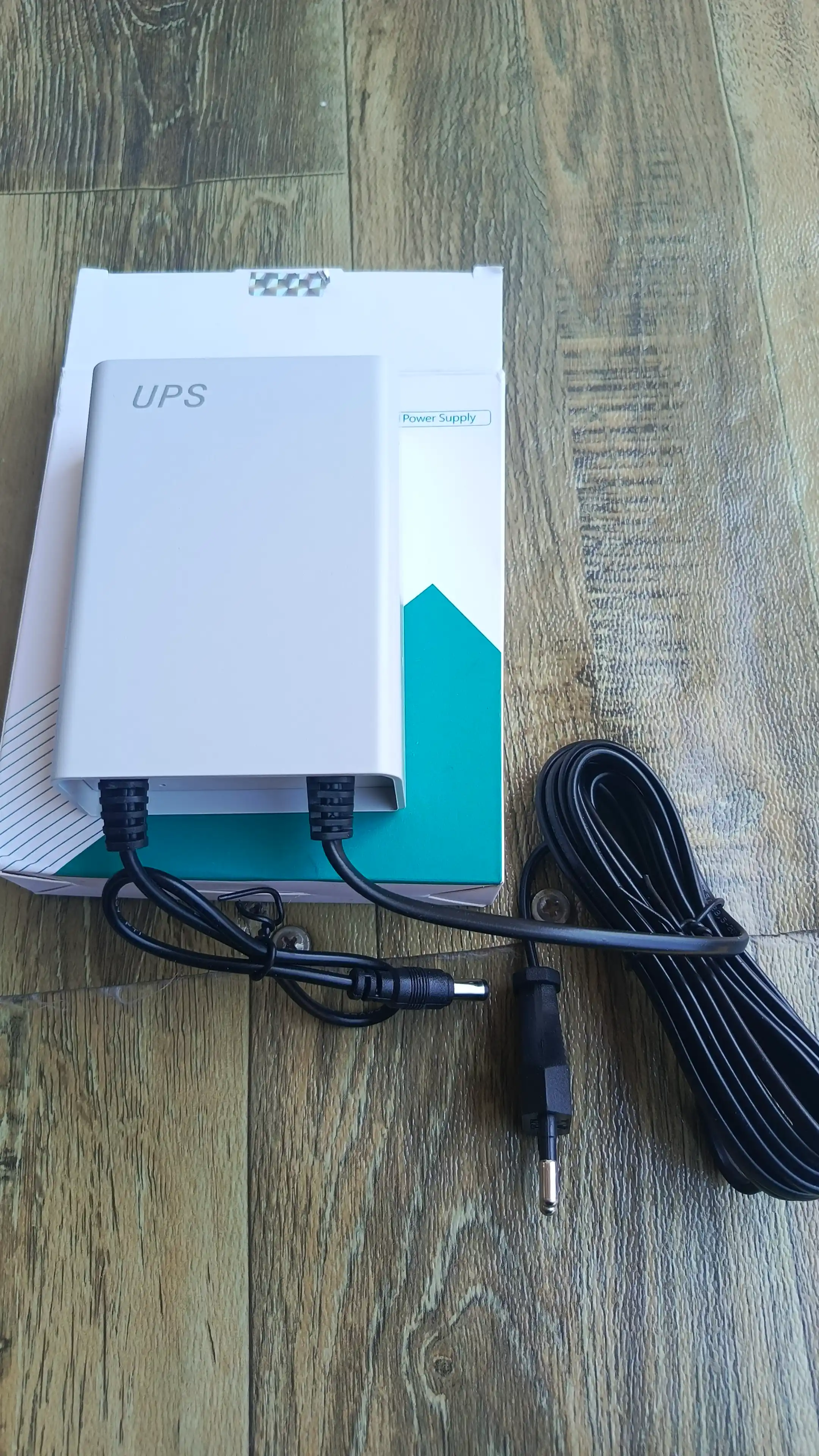 Mini UPS один выход 12 Вт, 1.5A ИБП для роутеров и камеры