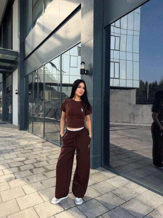 Ayollar uchun yozgi ikki qismli komplekt futbolka va shim, slim top va erkin shimlar - 
